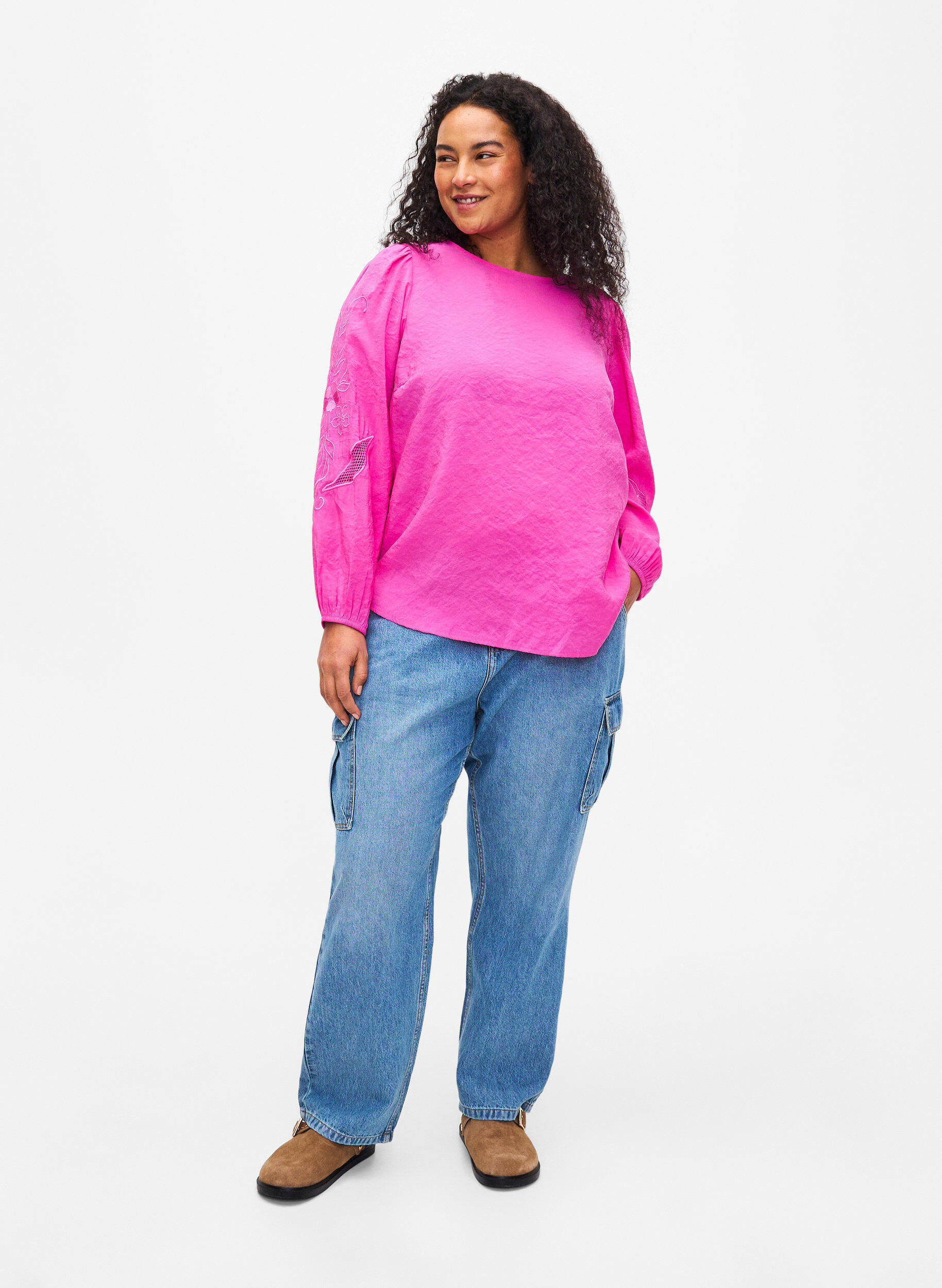 Zizzi Blus i TENCEL&trade; Modal med broderidetaljer, Phlox Pink, Model image number 3