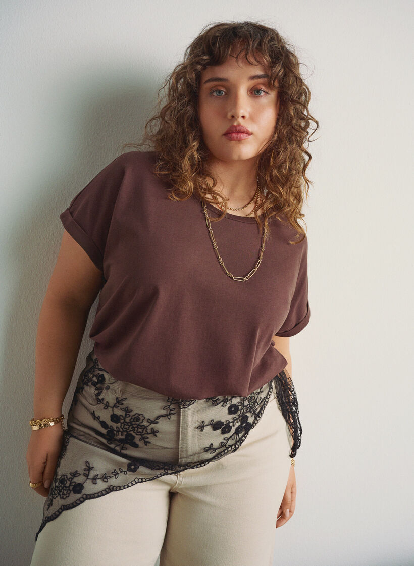 Trekantig spets&shy;sjal, Svart, Model image number 0