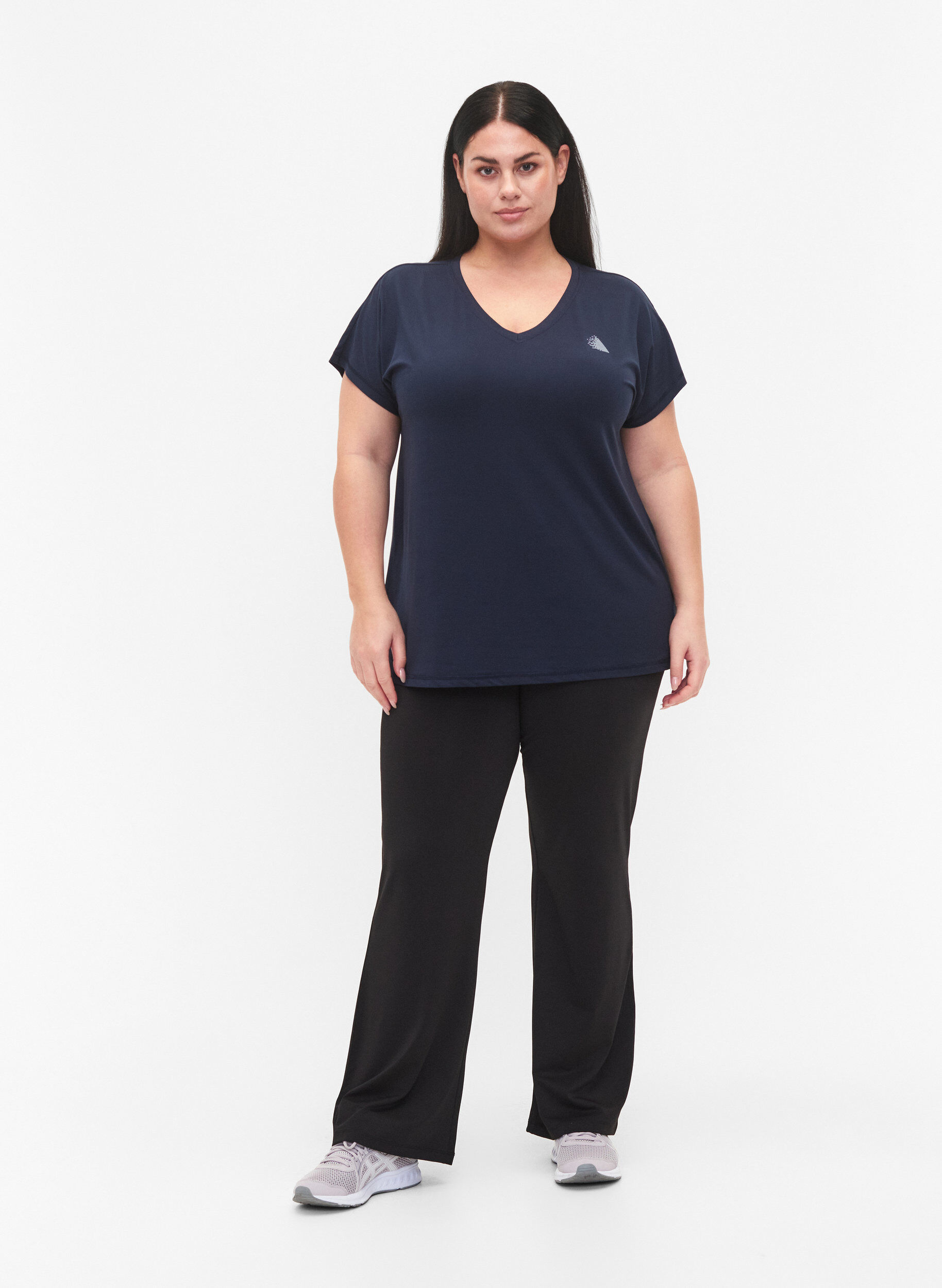 Zizzi Tr&auml;nings t-shirt med v-ringning och l&ouml;s passform, Bl&aring;, Model image number 1