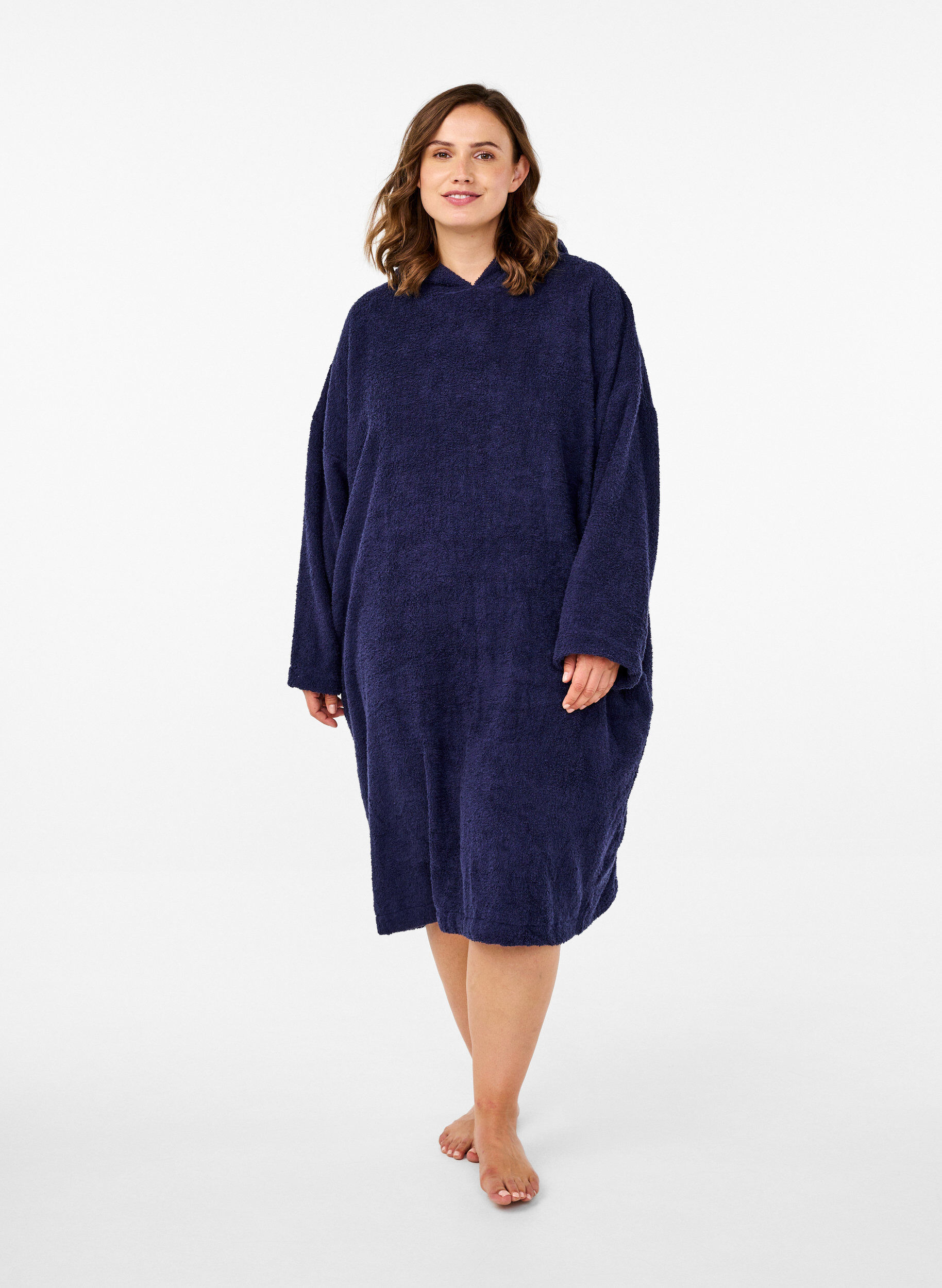 Zizzi Frott&eacute;poncho med huva, Navy Blazer, Model image number 2