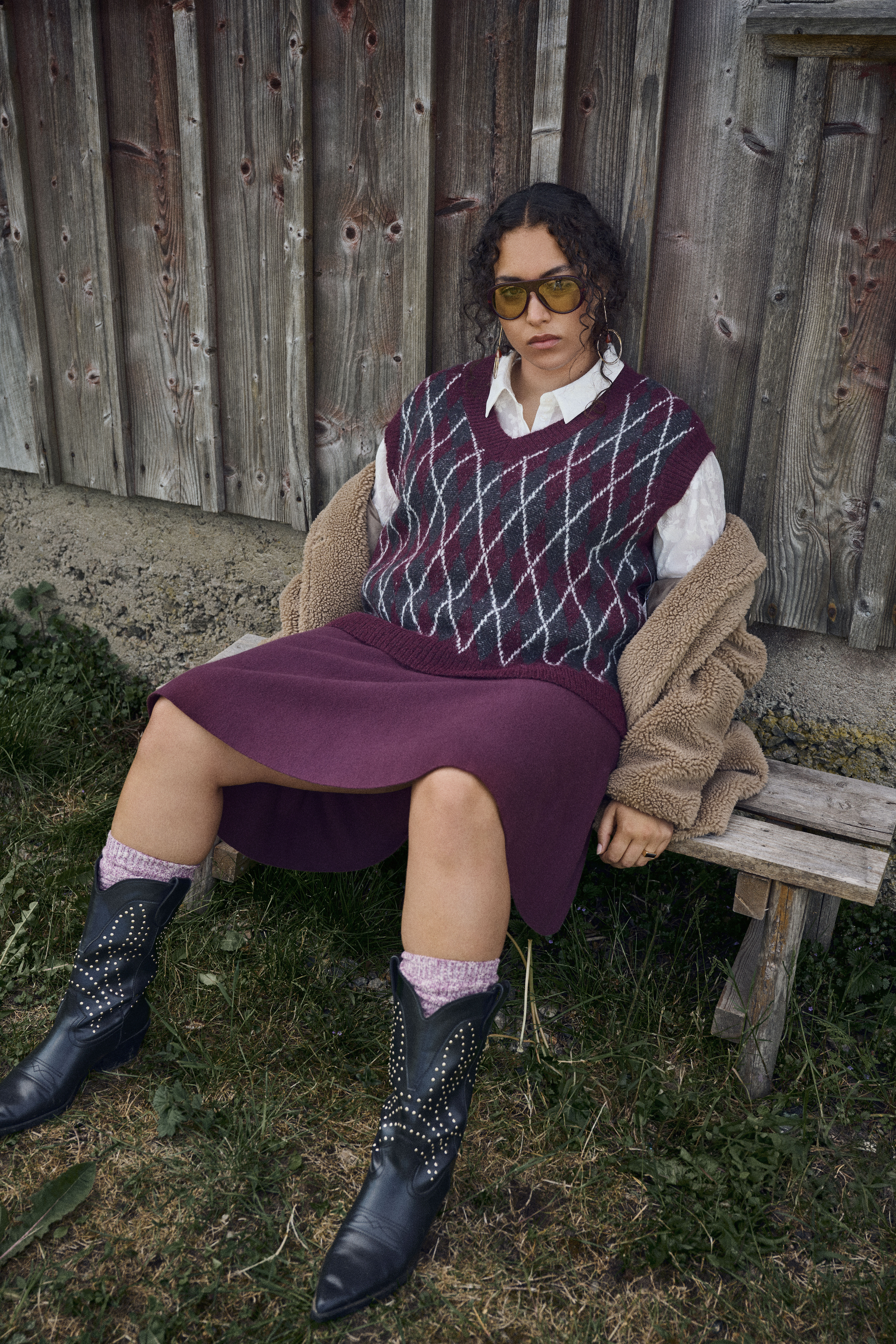 Rutig v&auml;st och kjol, , Model