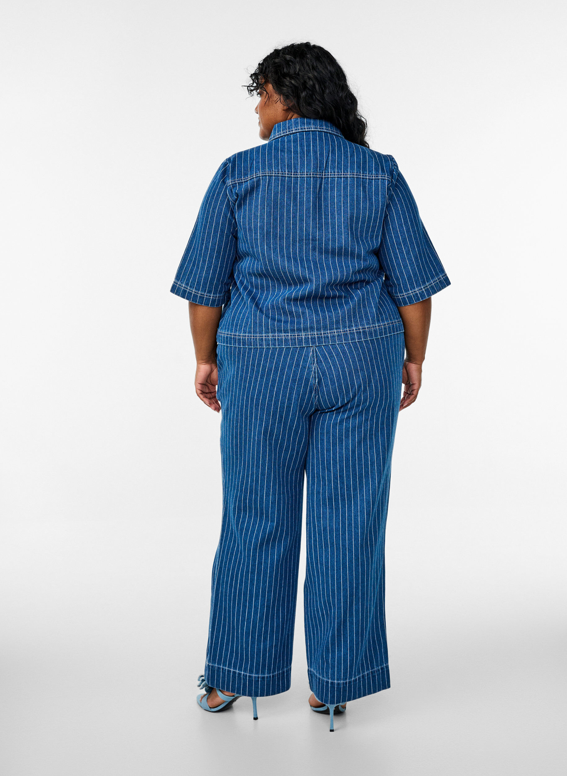 Zizzi Randiga jeans med vida ben, Bl&aring;, Model image number 1