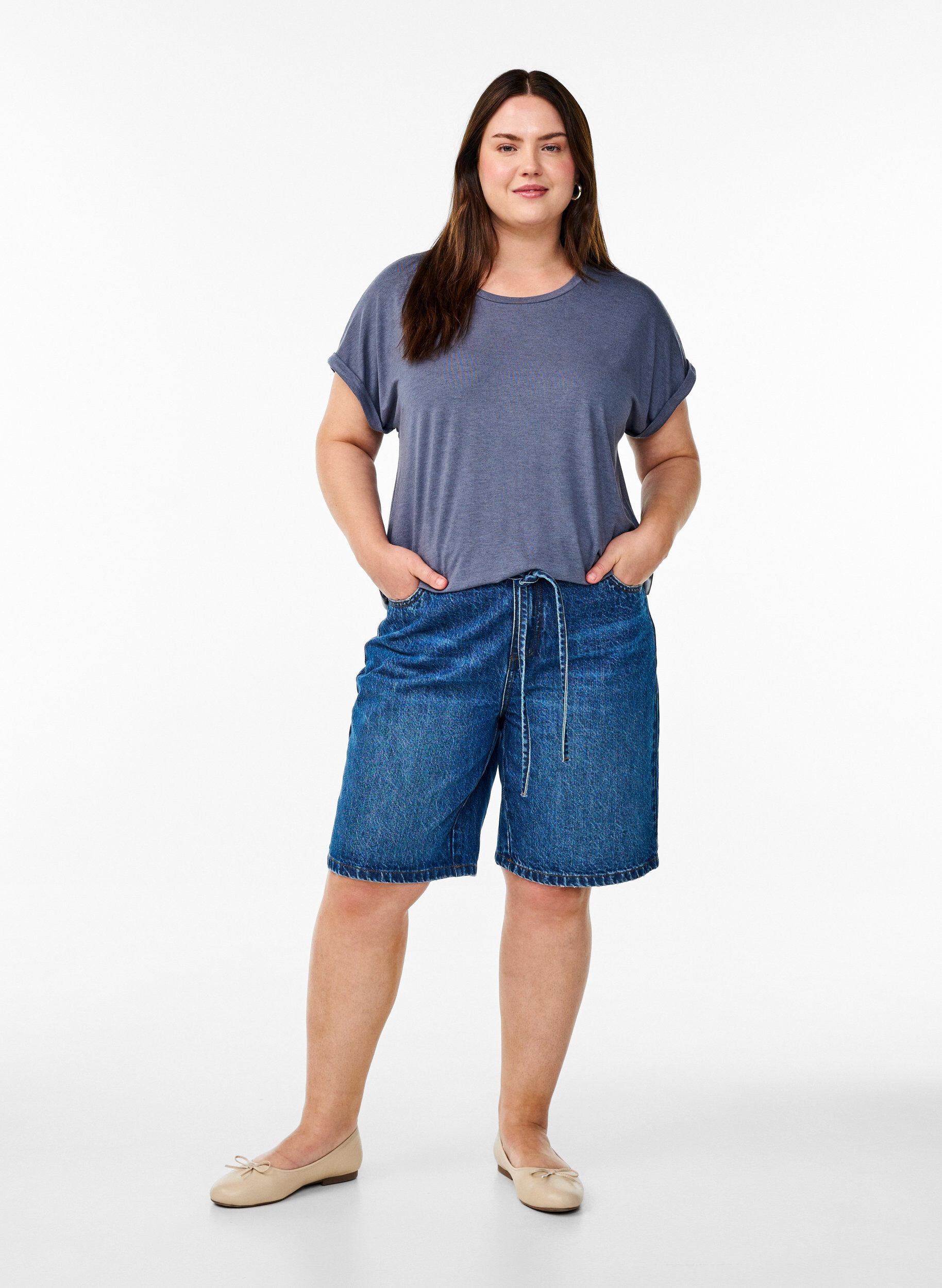 Zizzi L&ouml;s t-shirt med rund halsringning, Bl&aring;, Model image number 1