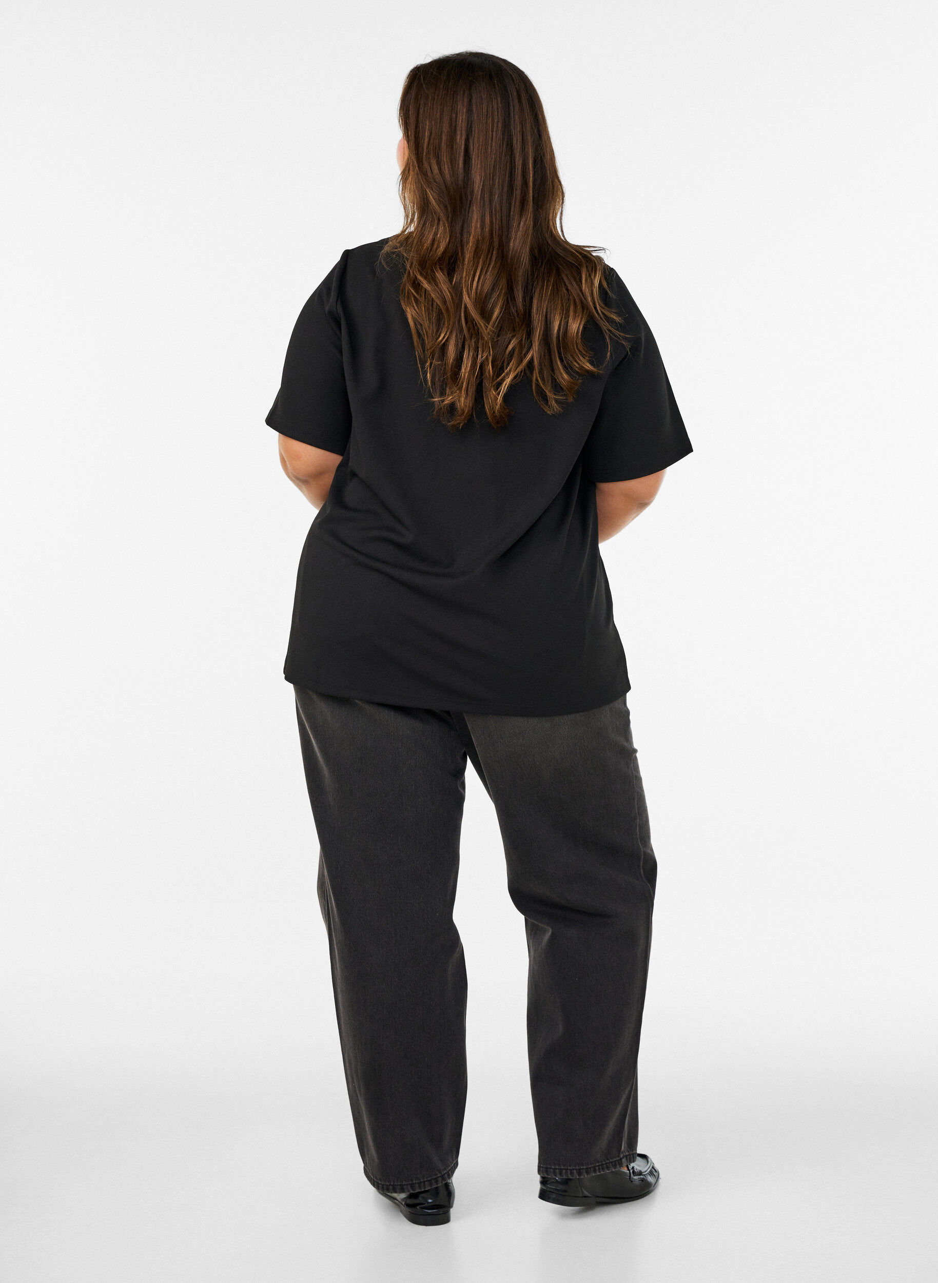 ZizziT-shirt med slitsar och dekorativ knutkn&auml;ppning, Svart, Model image number 2