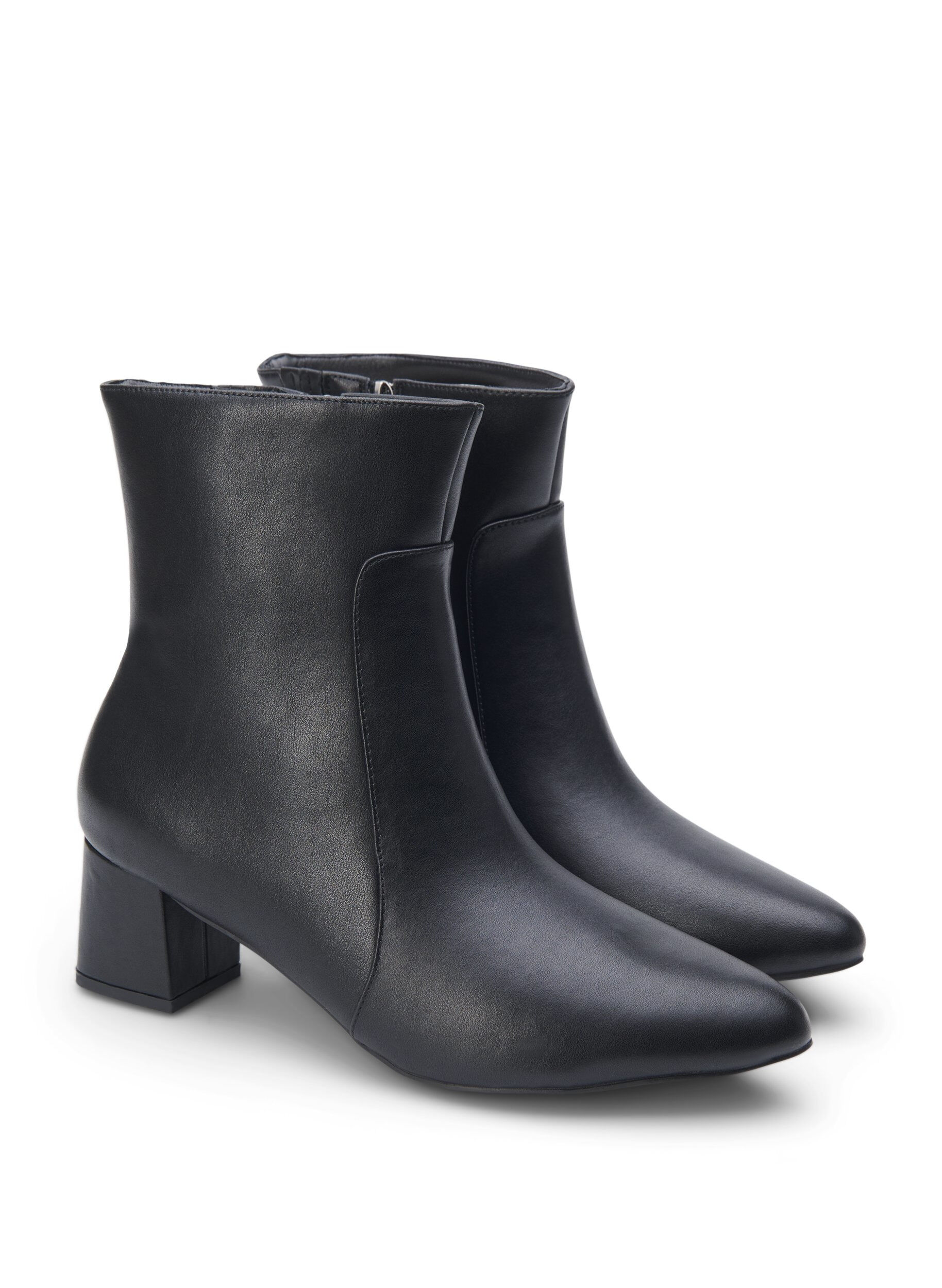 Zizzi Wide fit - Ankelboots med klack i l&auml;der, Black, Packshot image number 1