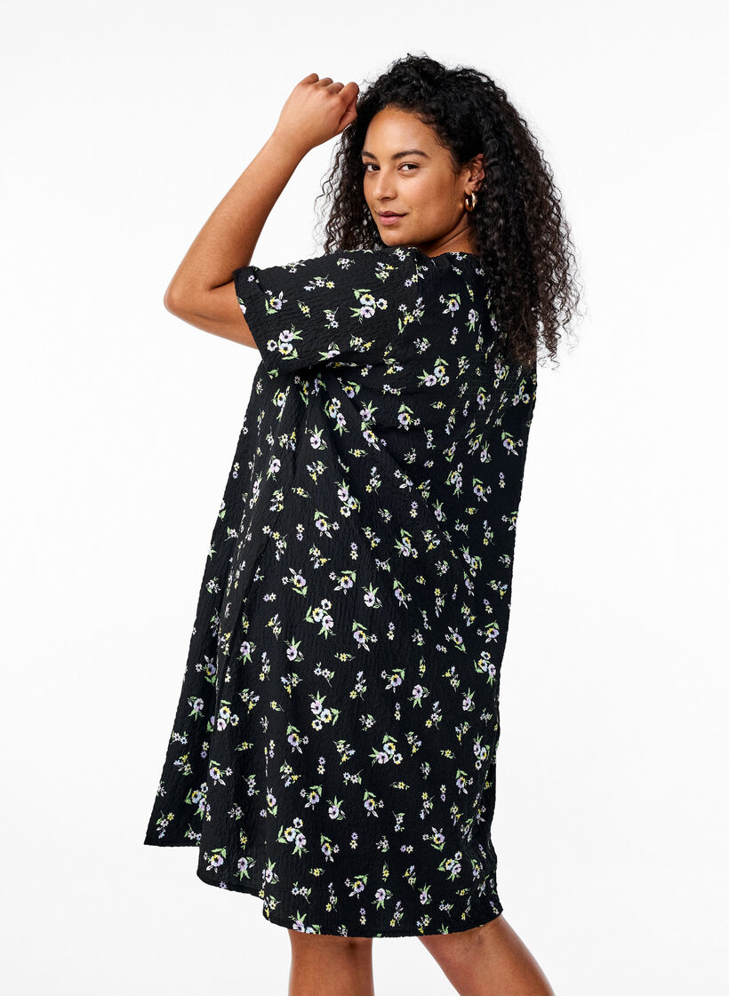 FLASH - Kortärmad klänning med V-ringning, Svart, Model image number 2