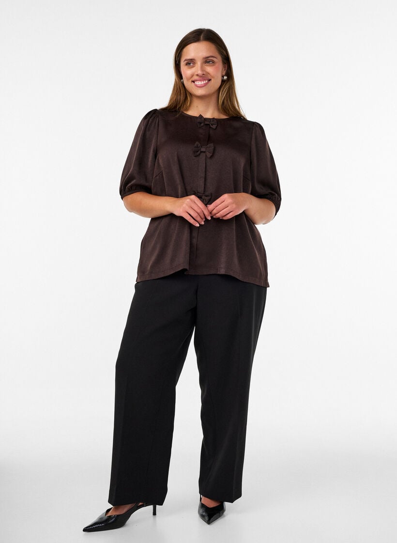 Blus i satin med rosetter och halvl&aring;nga &auml;rmar, Brun, Model image number 1