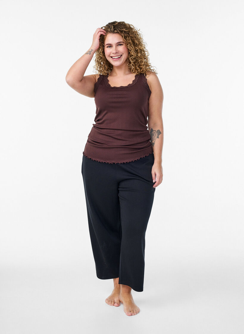 Linne med spetskant och h&aring;lbrodyr, Brun, Model image number 1