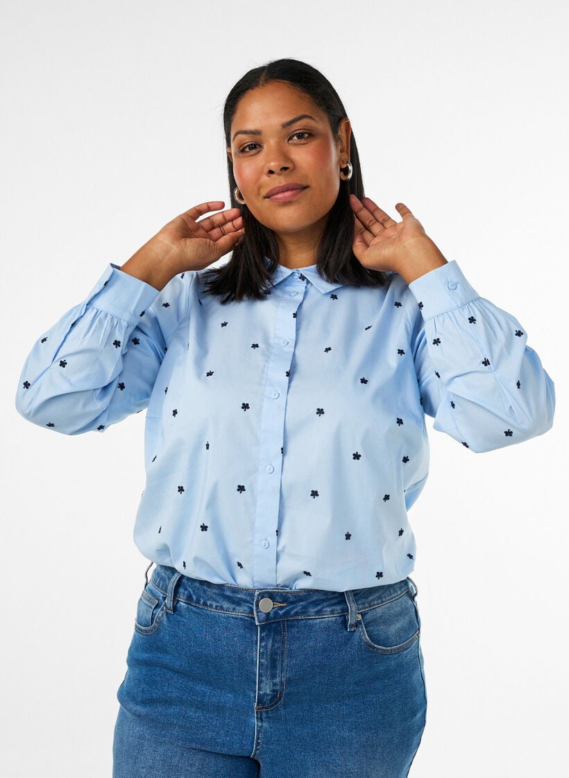 Skjorta med broderade blommor, Bl&aring;, Model image number 0