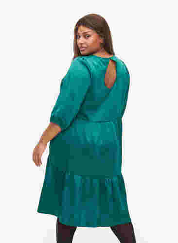 Klänning med ryggdetalj och 3/4-ärmar, Evergreen, Model image number 1
