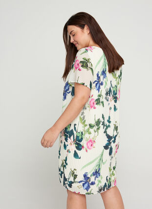 Plisserad klänning med korta ärmar och blommigt mönster, Bright White AOP, Model image number 1
