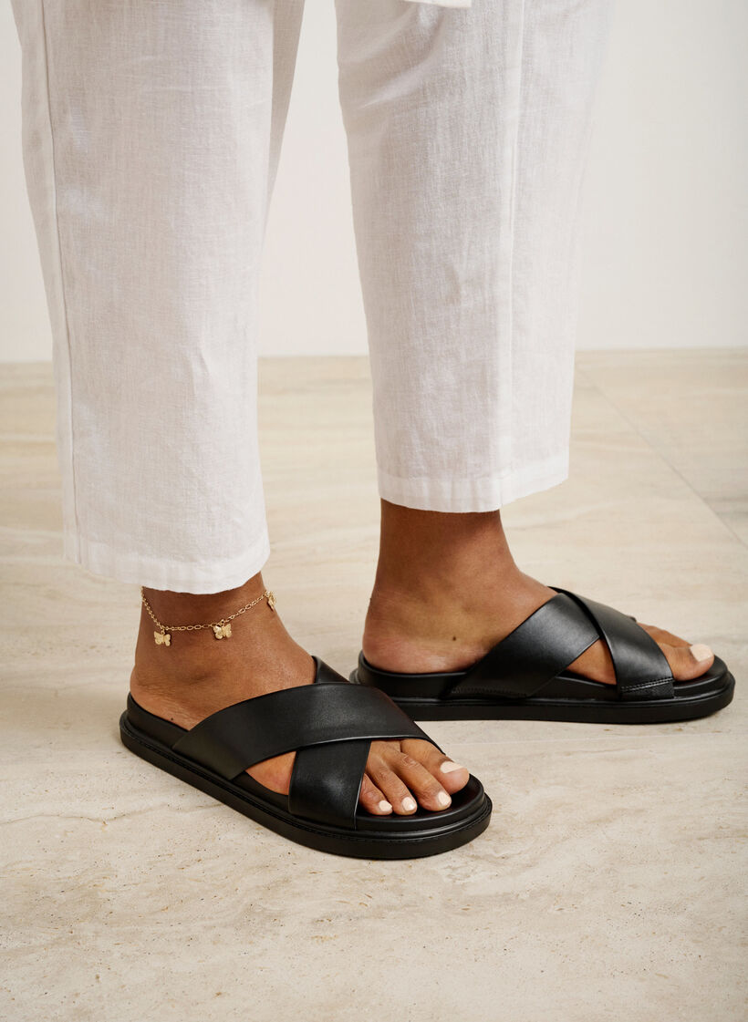 Sandal med bred passform och korsade remmar, Black, Image image number 0