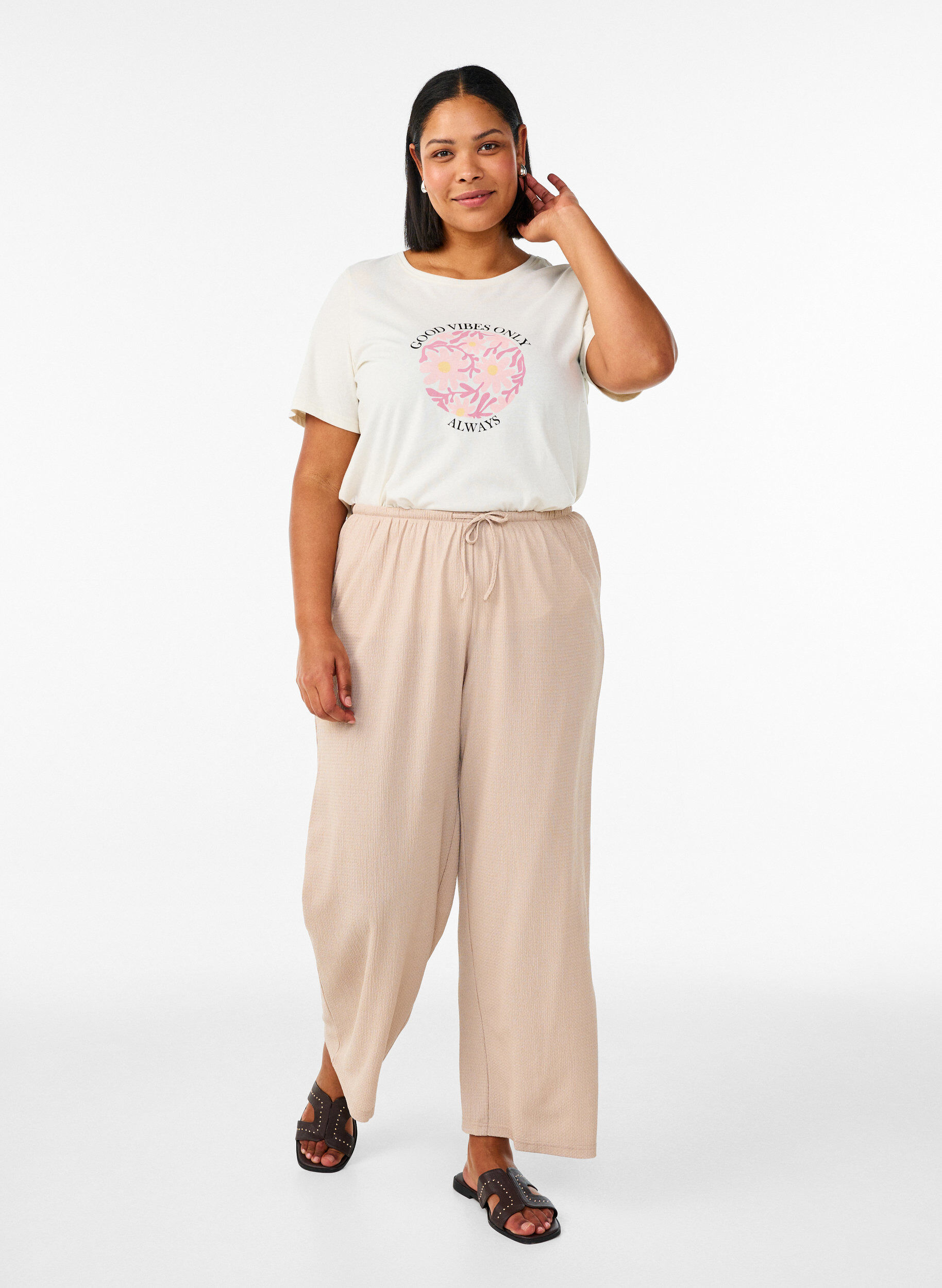 Zizzi T-shirt med tryck, Vanilla, Model image number 1