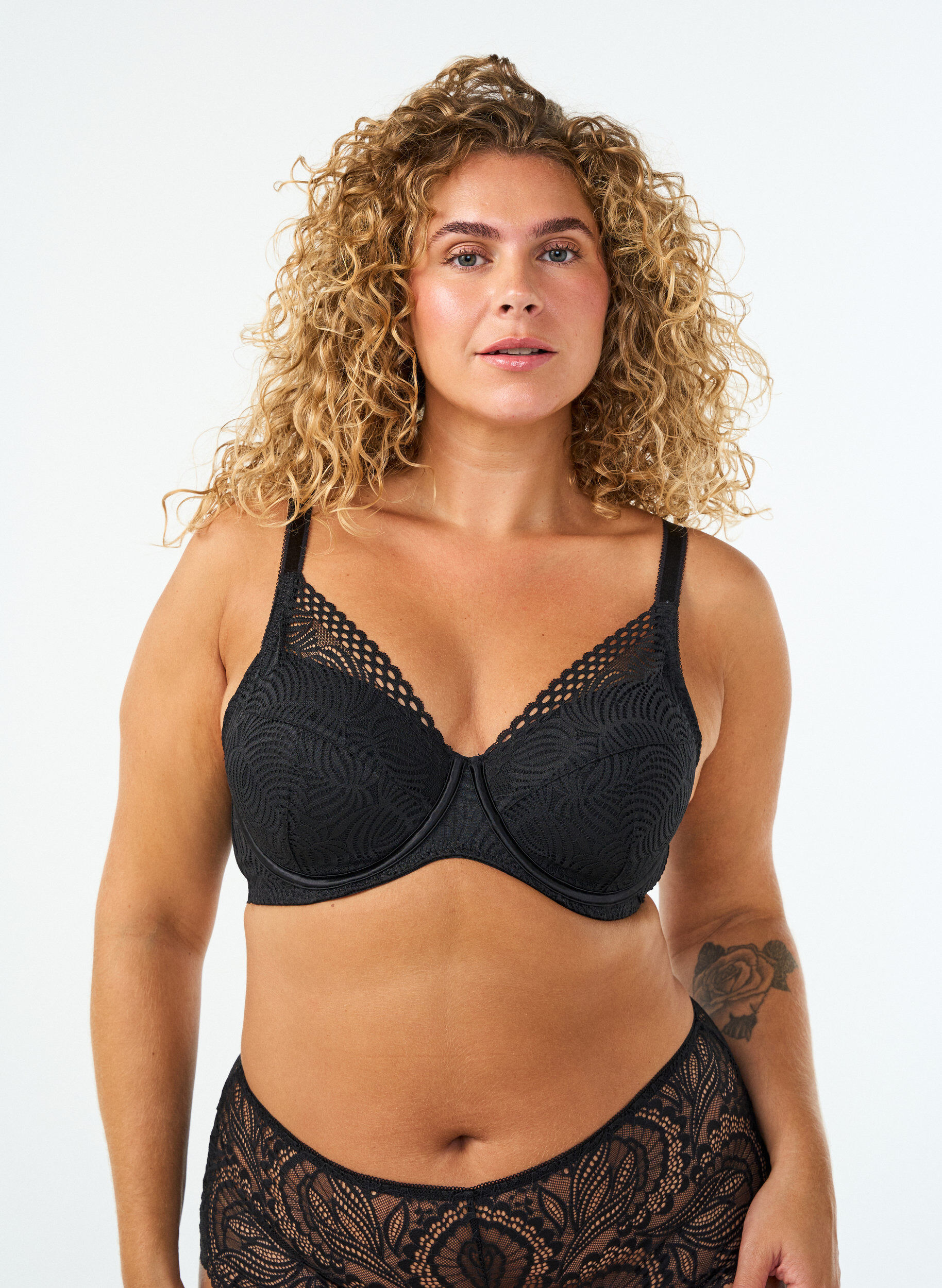 Spets-BH med vadderade kupor, Svart, Model