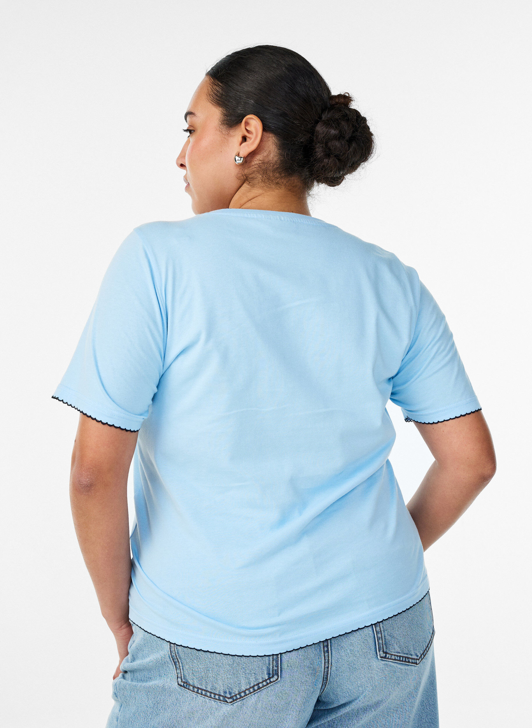 ZizziT-shirt i bomull med v&aring;giga kontrasterande kanter, Bl&aring;, Model image number 2