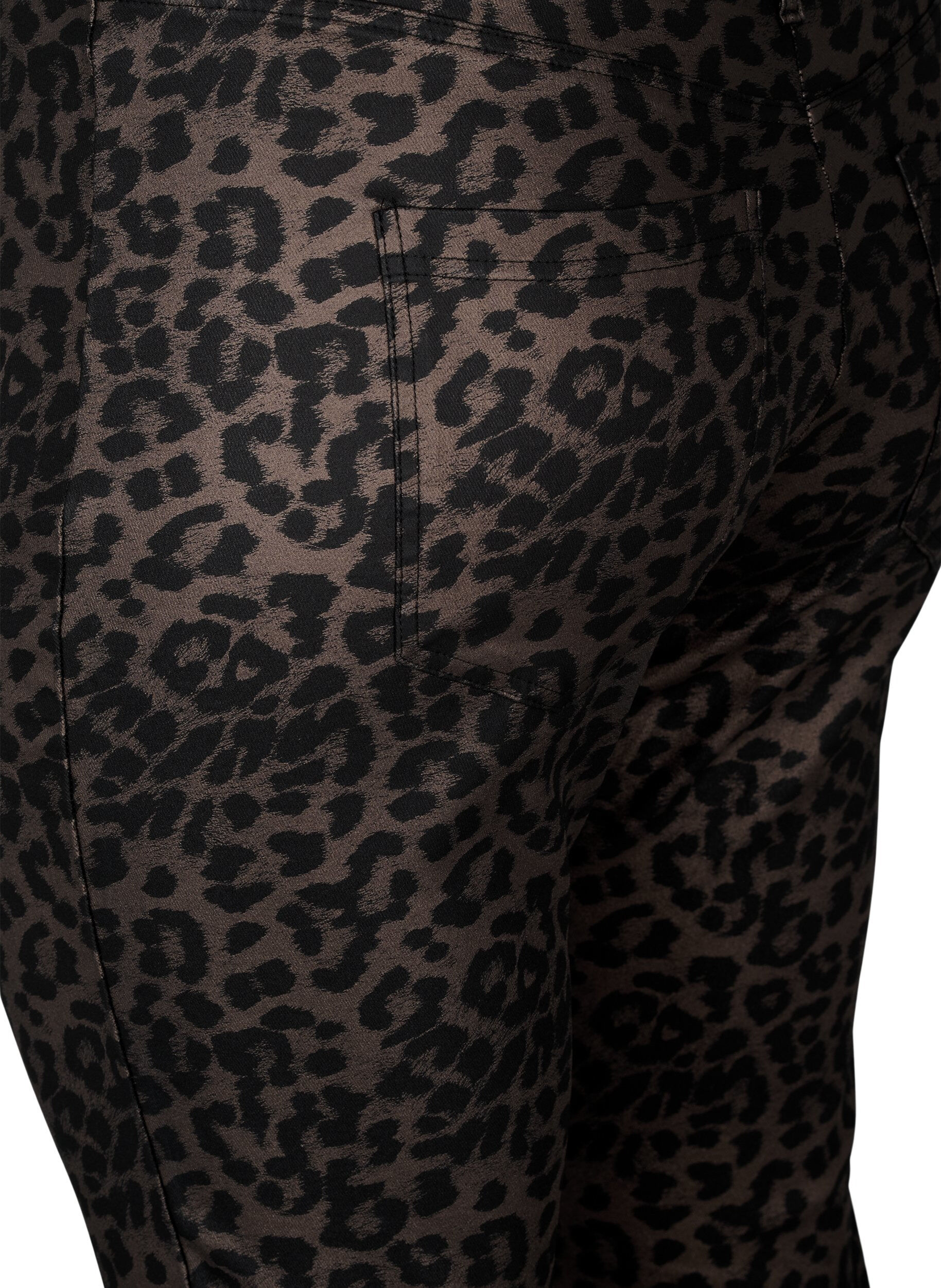 Zizzi Croppade leggings med leopardm&ouml;nster i coatedmaterial, Brun, Packshot image number 3