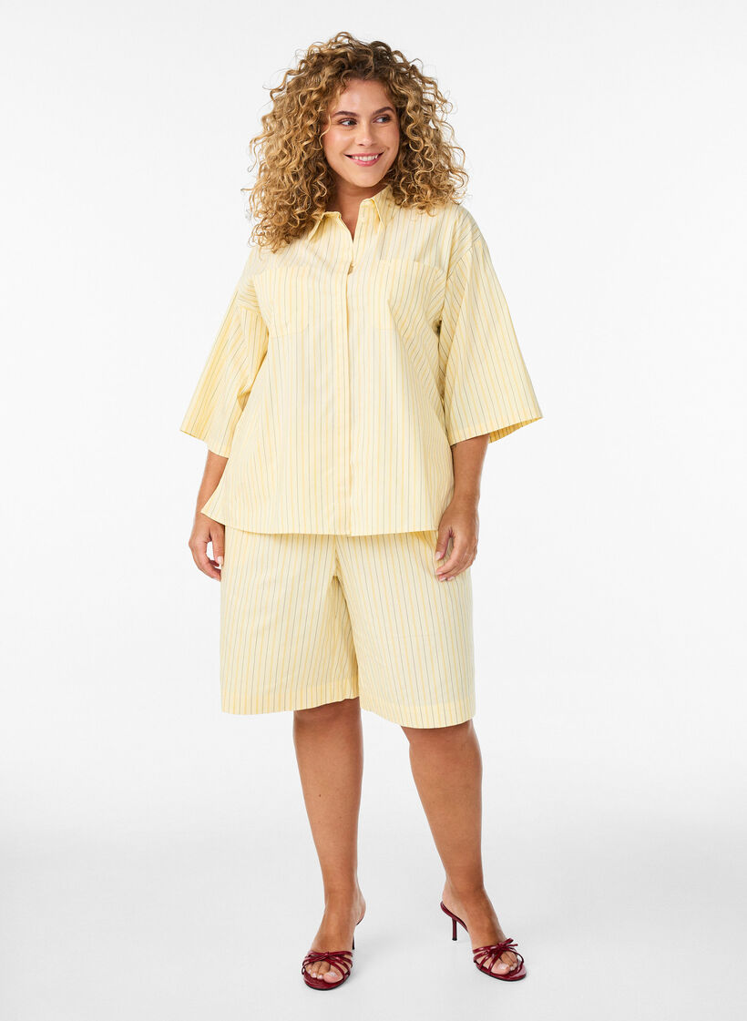 Randiga shorts med h&ouml;g midja i l&ouml;s passform, Gul, Model image number 1