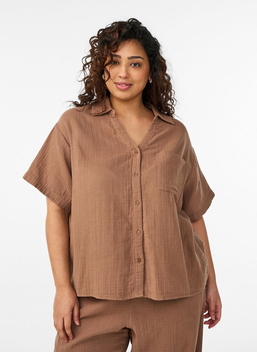 Blus i bomullsmuslin med korta &auml;rmar, Brun, Model