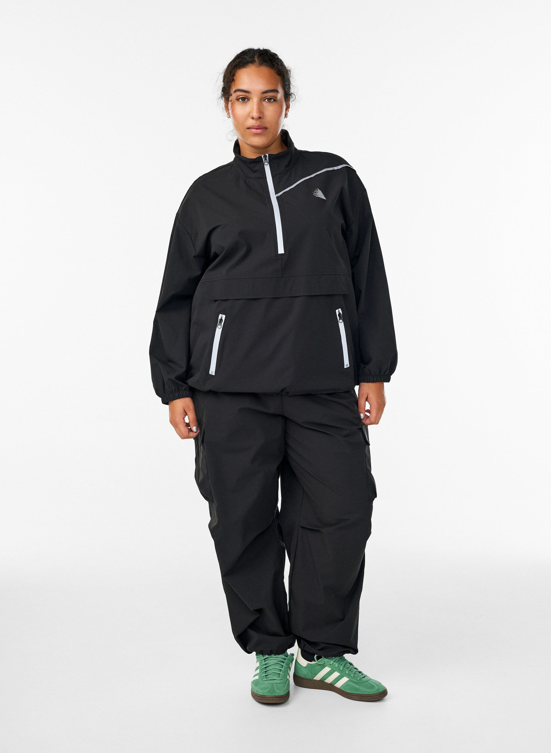 Zizzi Sportig anorak med reflexdetaljer och fickor, Svart, Model image number 1