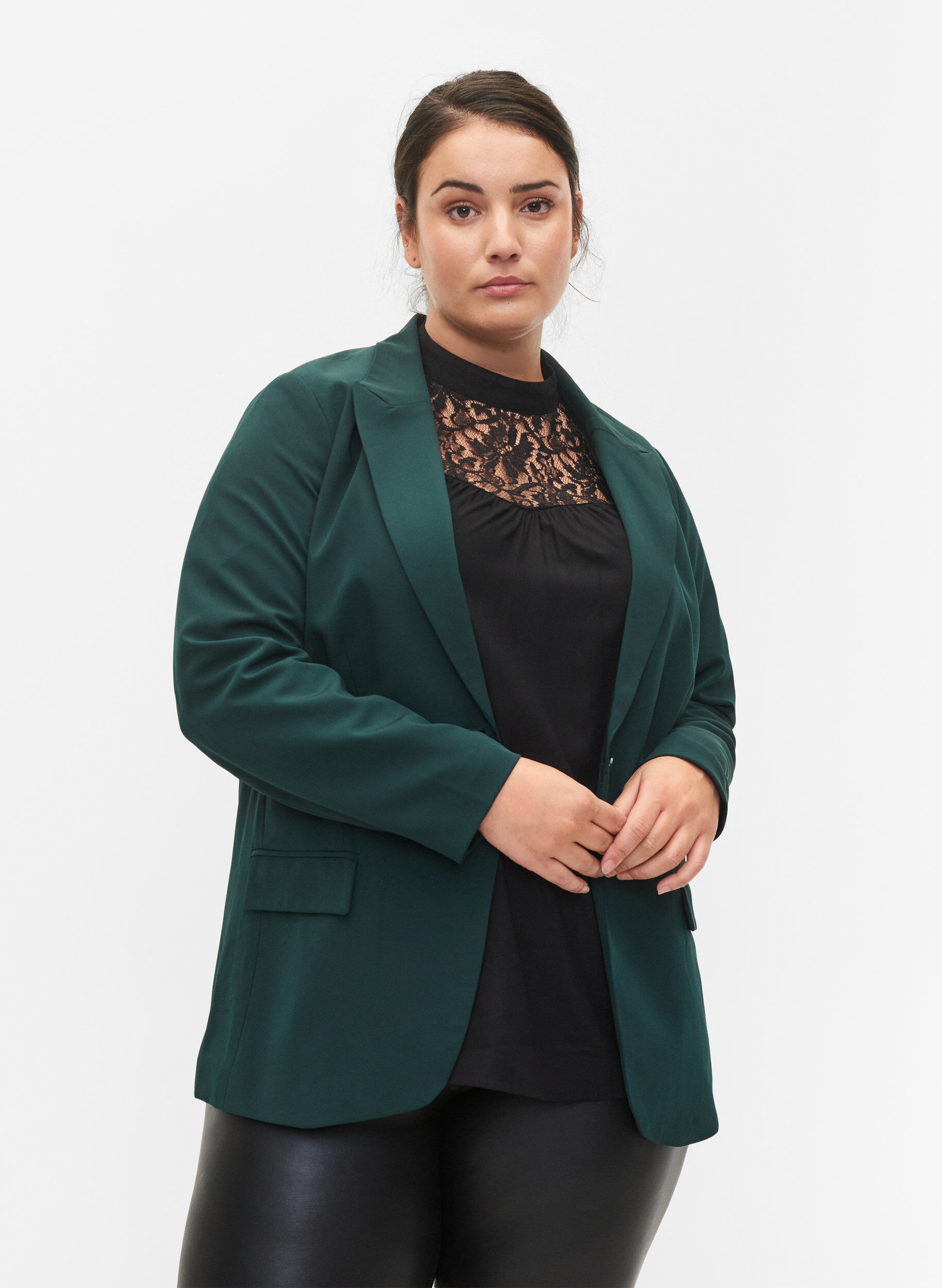 Zizzi Klassisk blazer med fickor, Scarab, Model image number 0