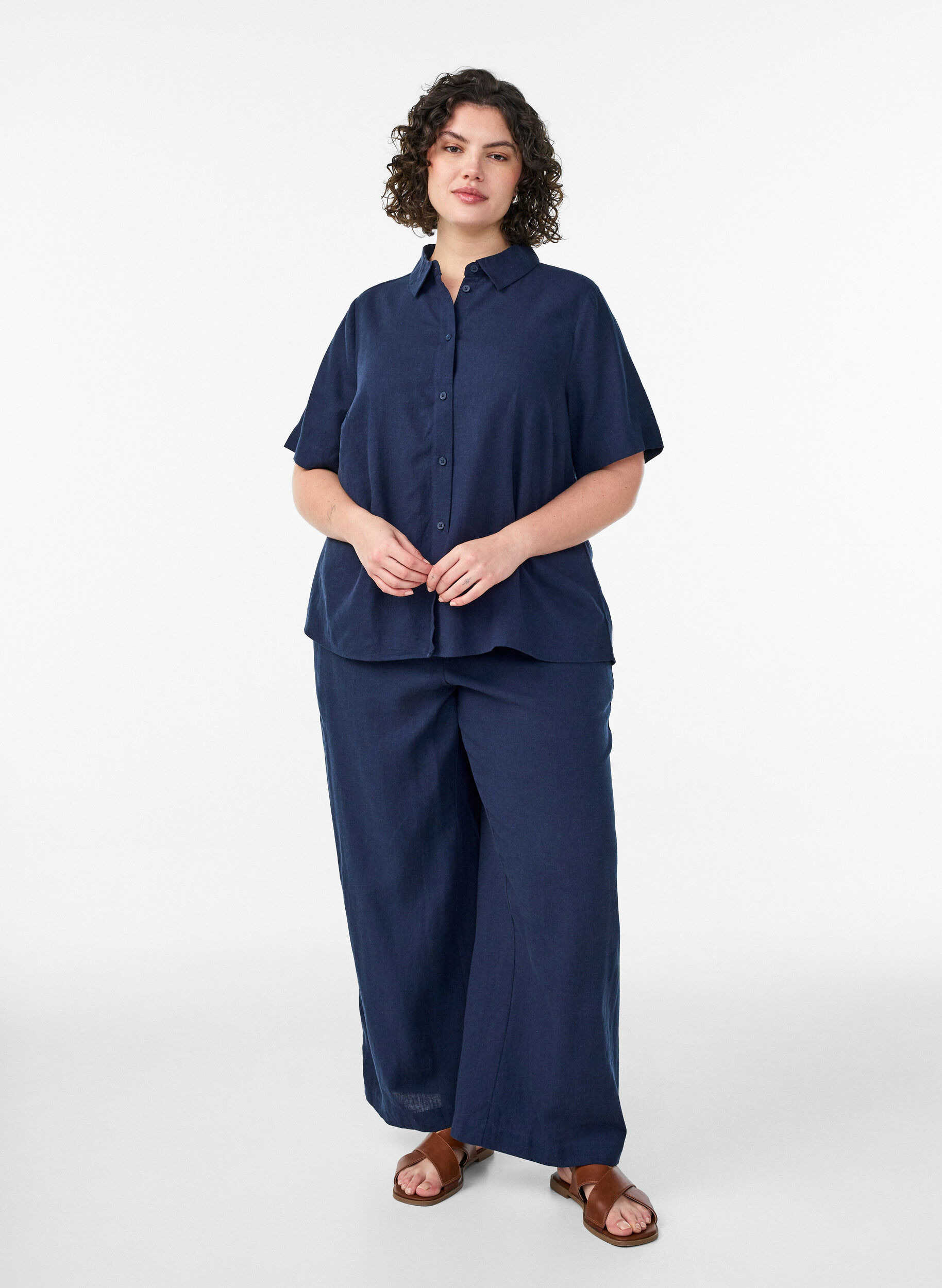 ZizziByxor med vida ben i linne och viskos, Bl&aring;, Model image number 0