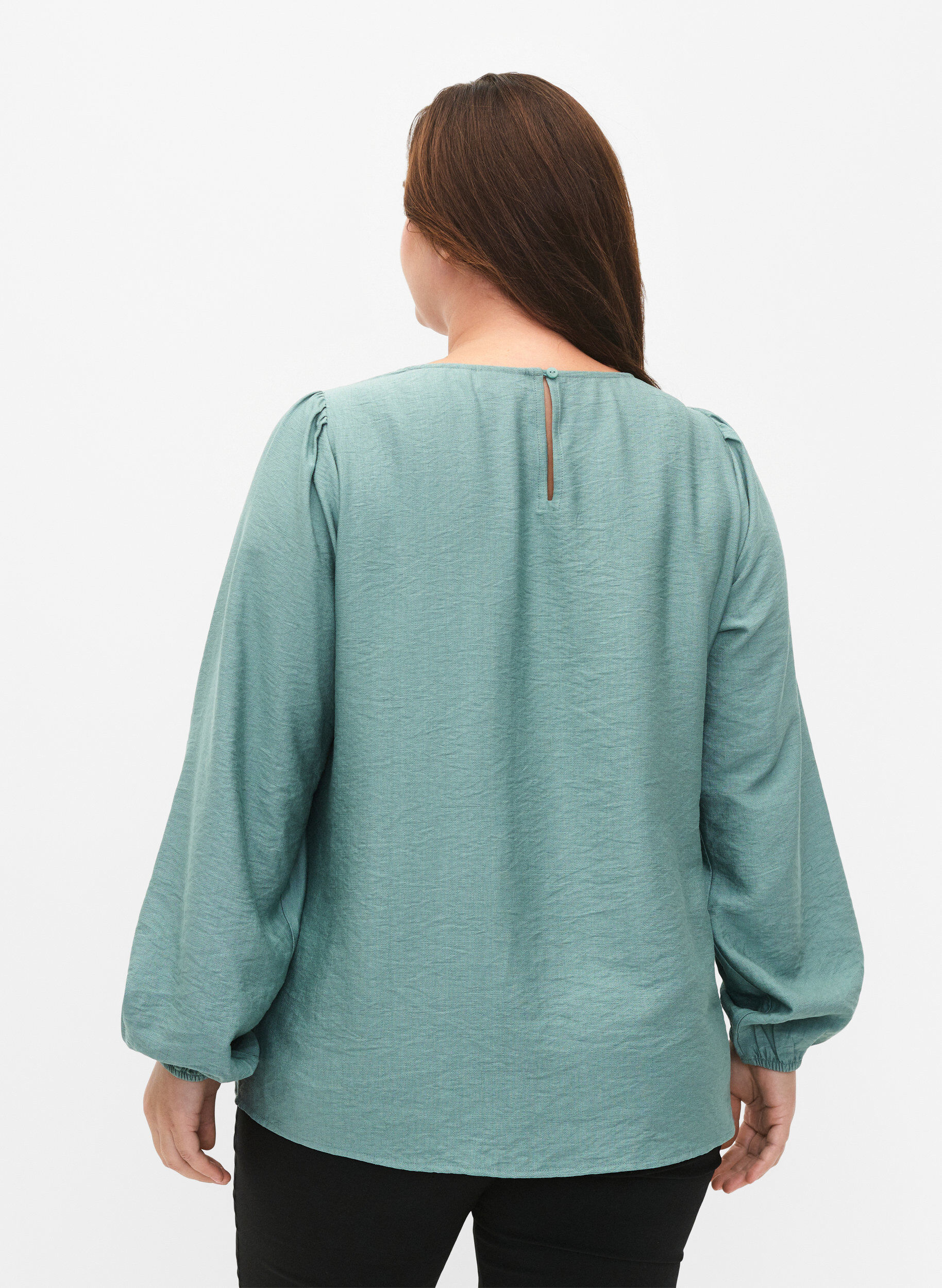 Zizzi Blus i viskos med virkade detaljer, Chinois Green, Model image number 1