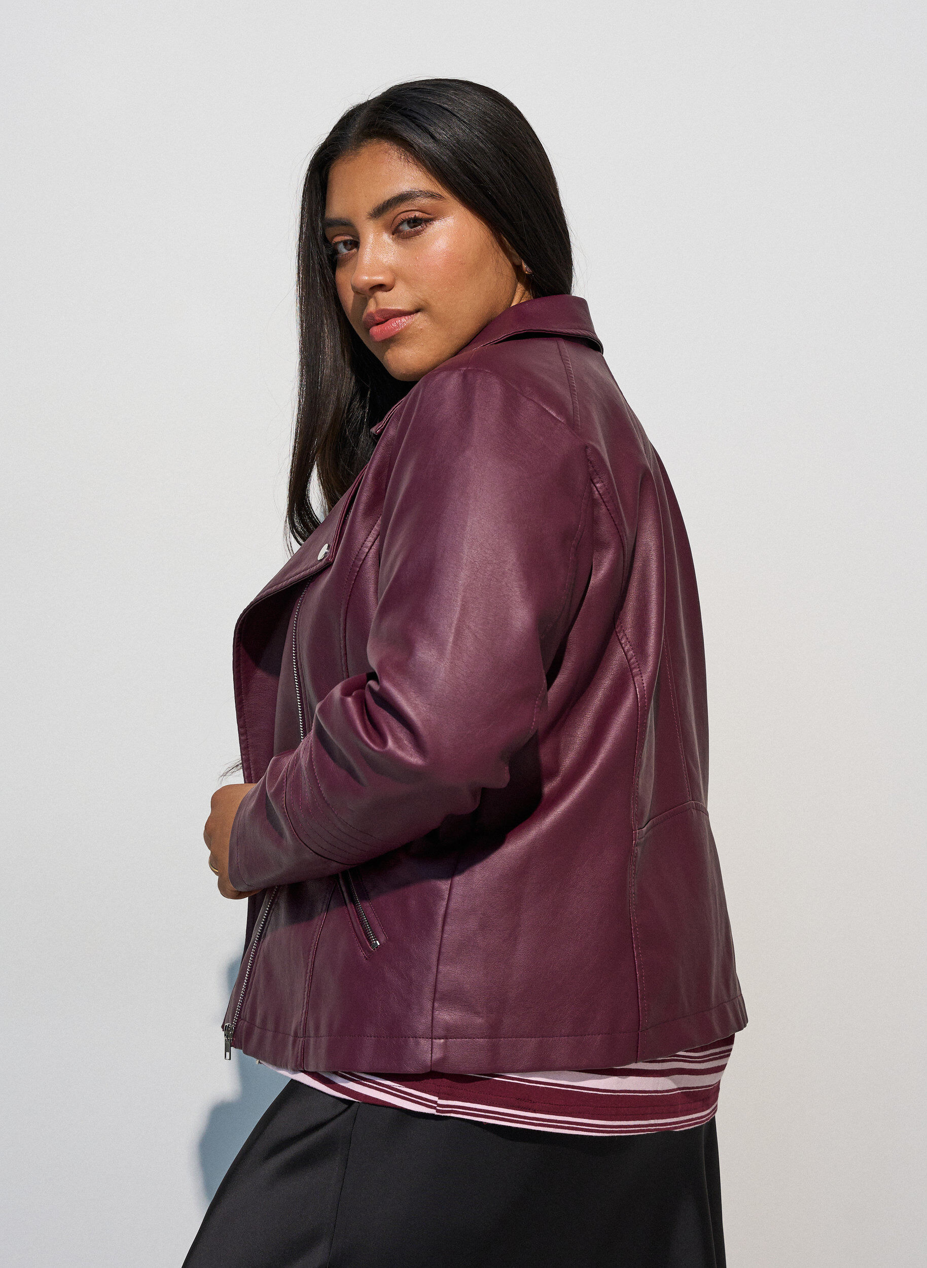 ZizziBikerjacka i l&auml;derimitation, R&ouml;d, Model image number 2