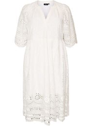 Midikl&auml;nning med broderie anglaise och empirsk&auml;rning, Vit