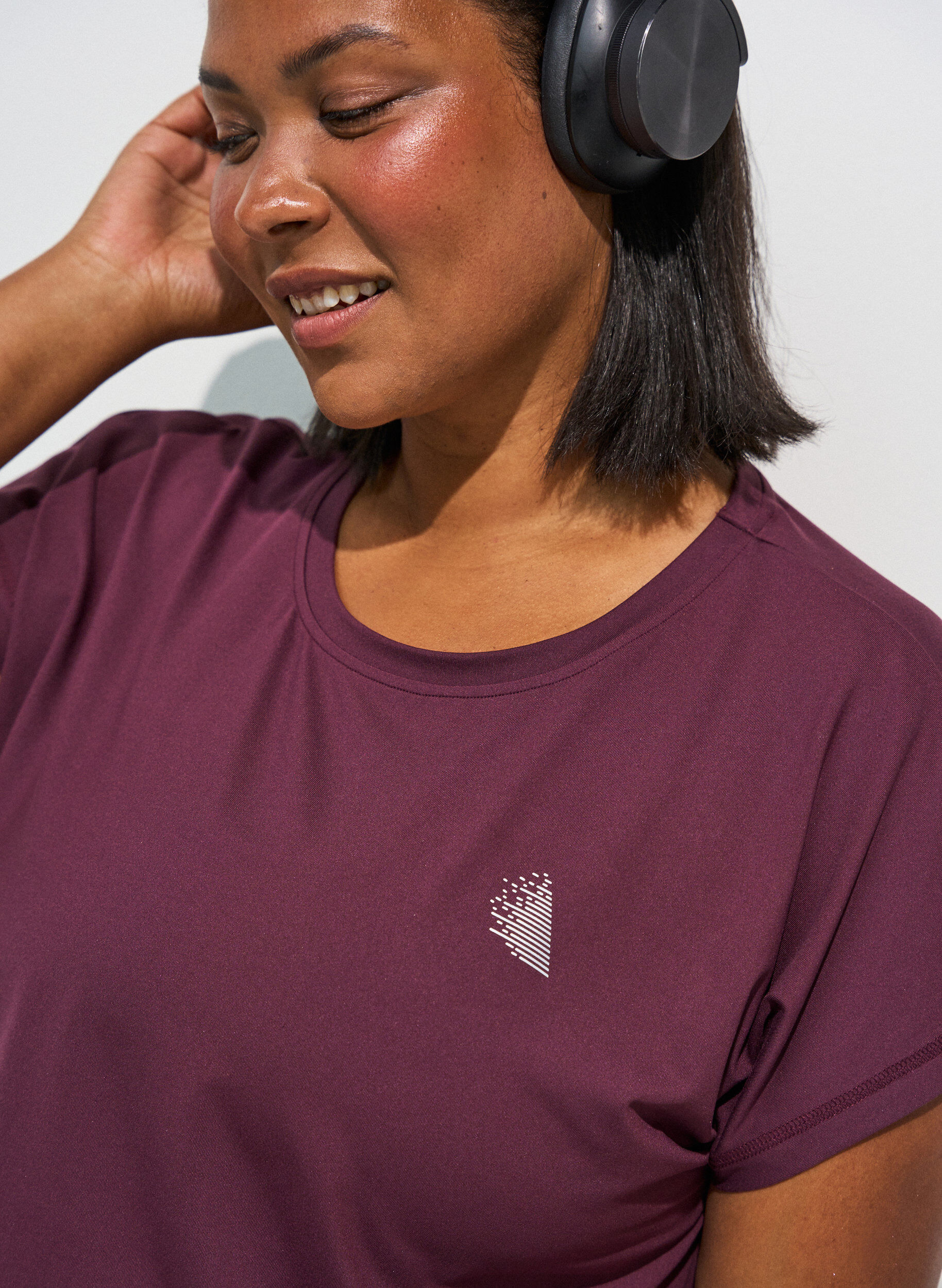 ZizziEnf&auml;rgad tr&auml;nings-T-shirt, R&ouml;d, Model image number 4