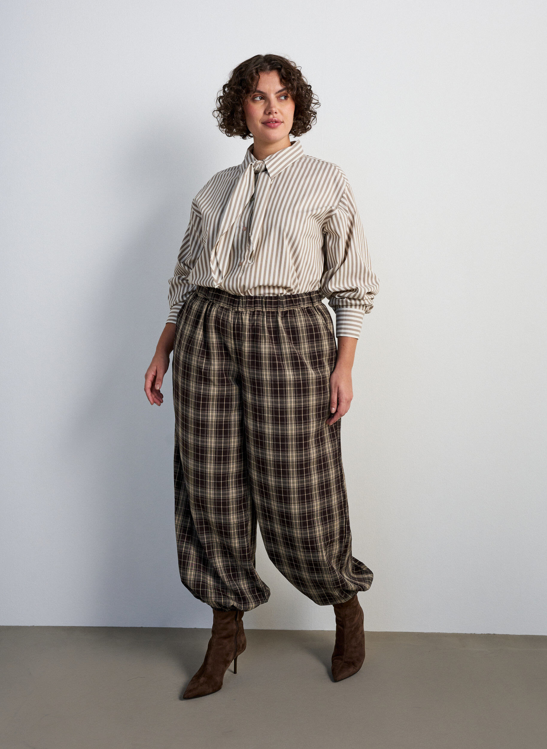 ZizziRutiga ballongbyxor med h&ouml;g midja, Gr&ouml;n, Model image number 0
