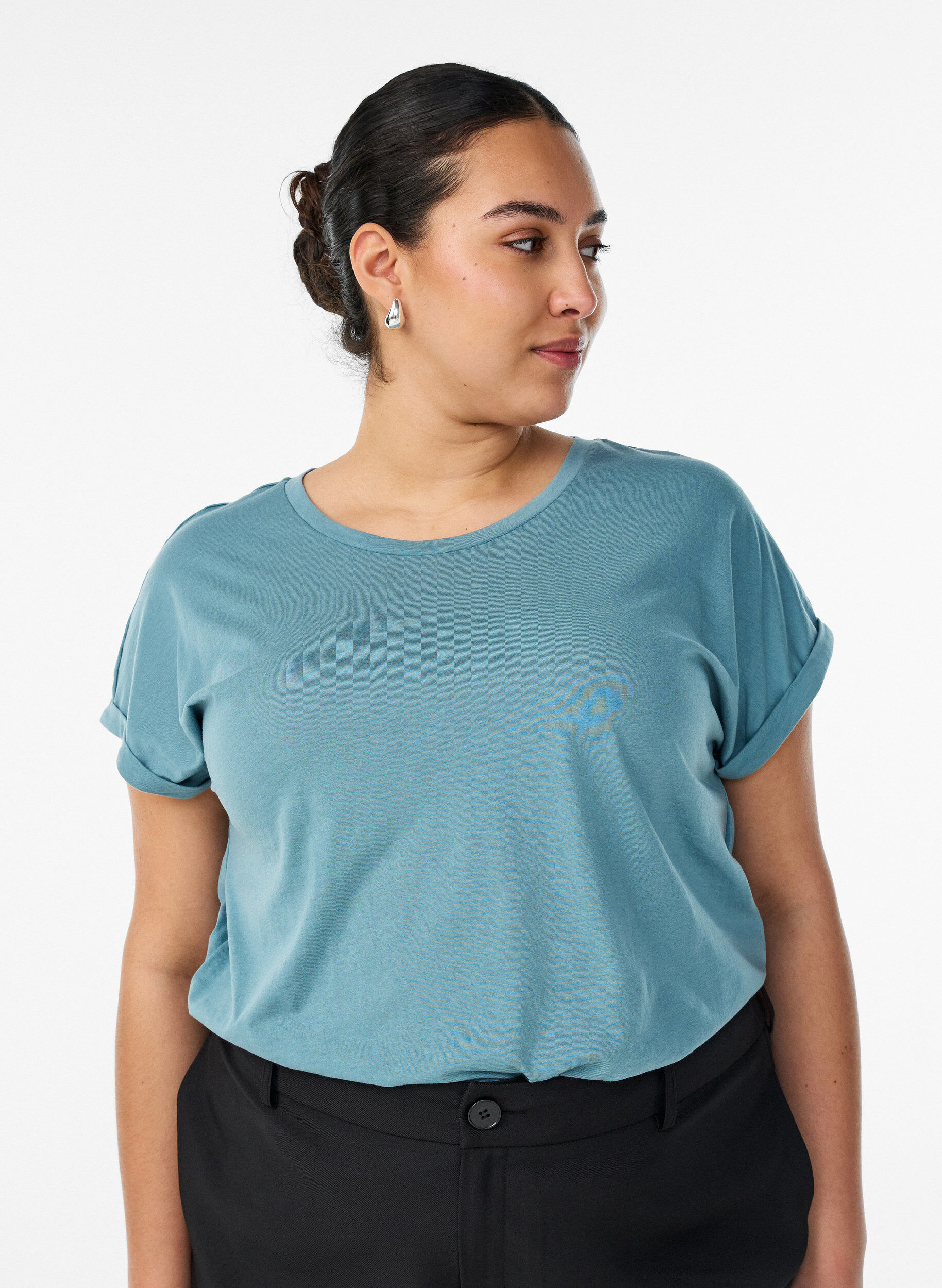 Kort&auml;rmad t-shirt i bomullsmix, Bl&aring;, Model