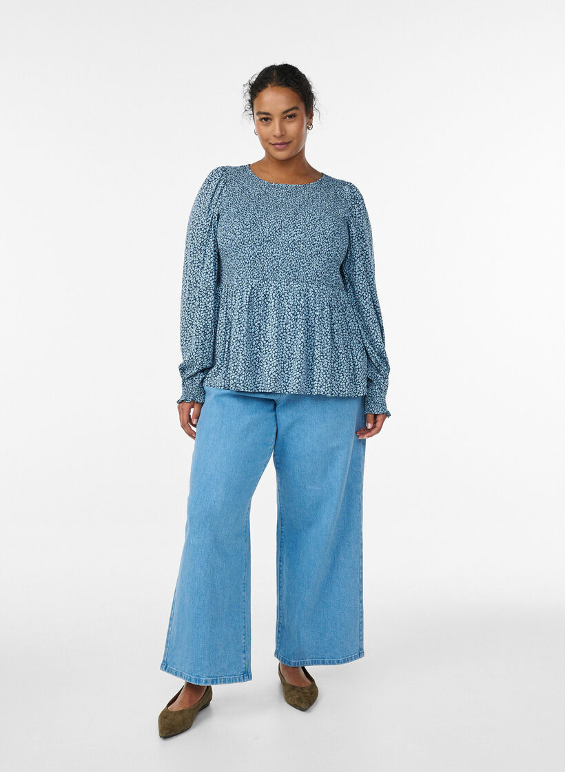 Blus med smock upptill och blommigt m&ouml;nster, Bl&aring;, Model image number 1