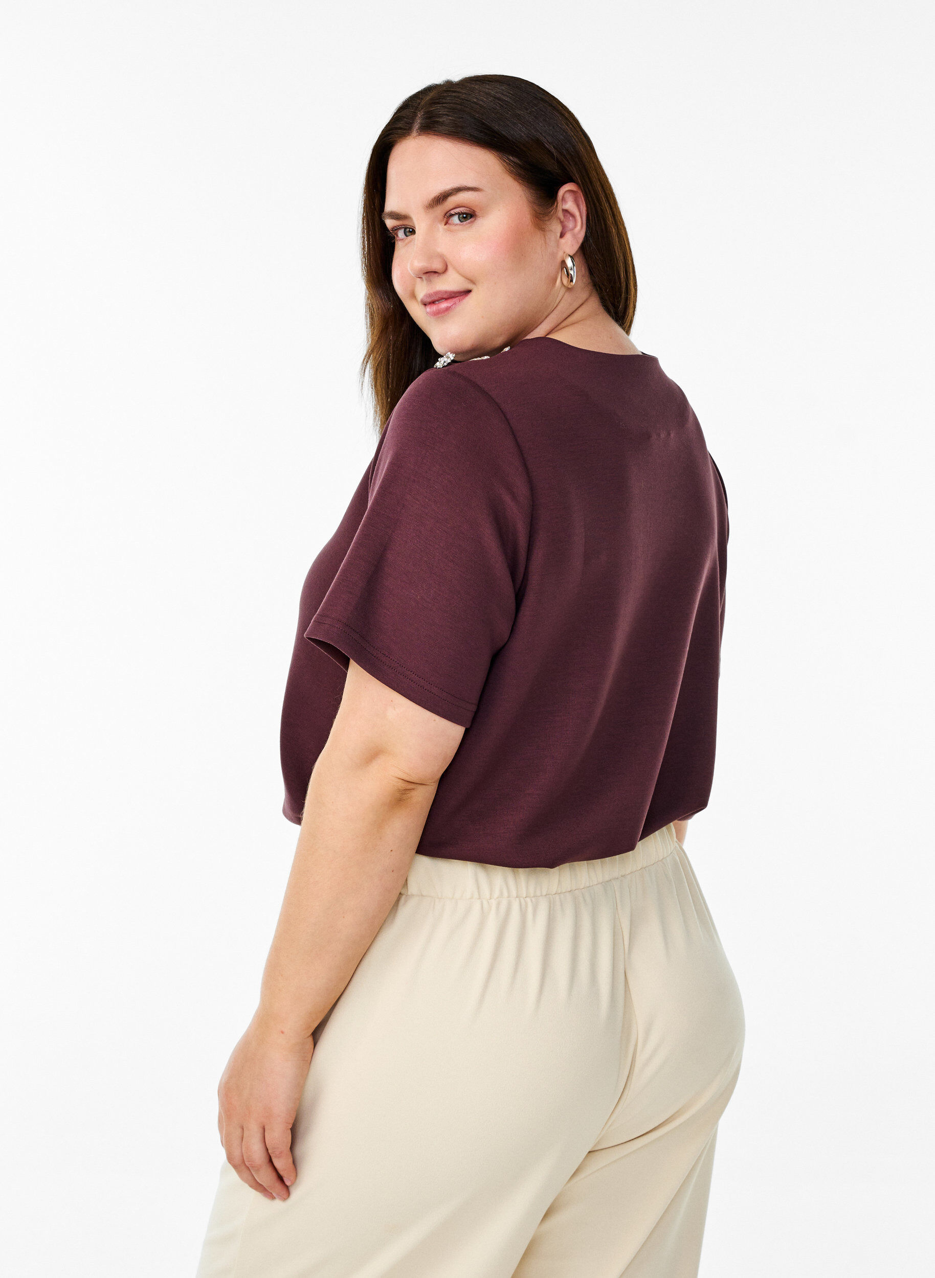Zizzi Kort&auml;rmad blus med knappdetalj, M&ouml;rk Bordeaux, Model image number 2