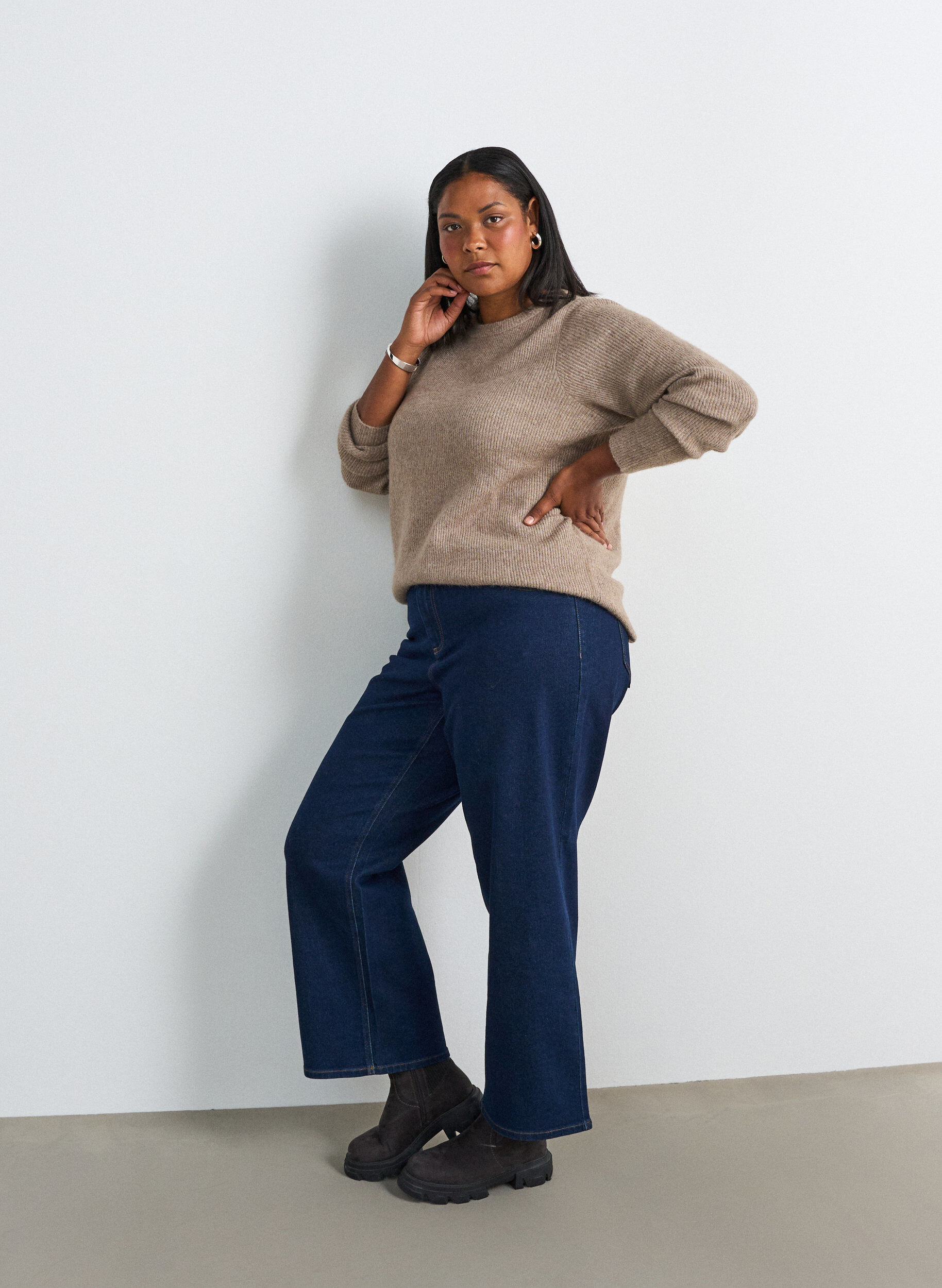 ZizziMelerad stickad blus med rund halsringning, Beige, Model image number 1