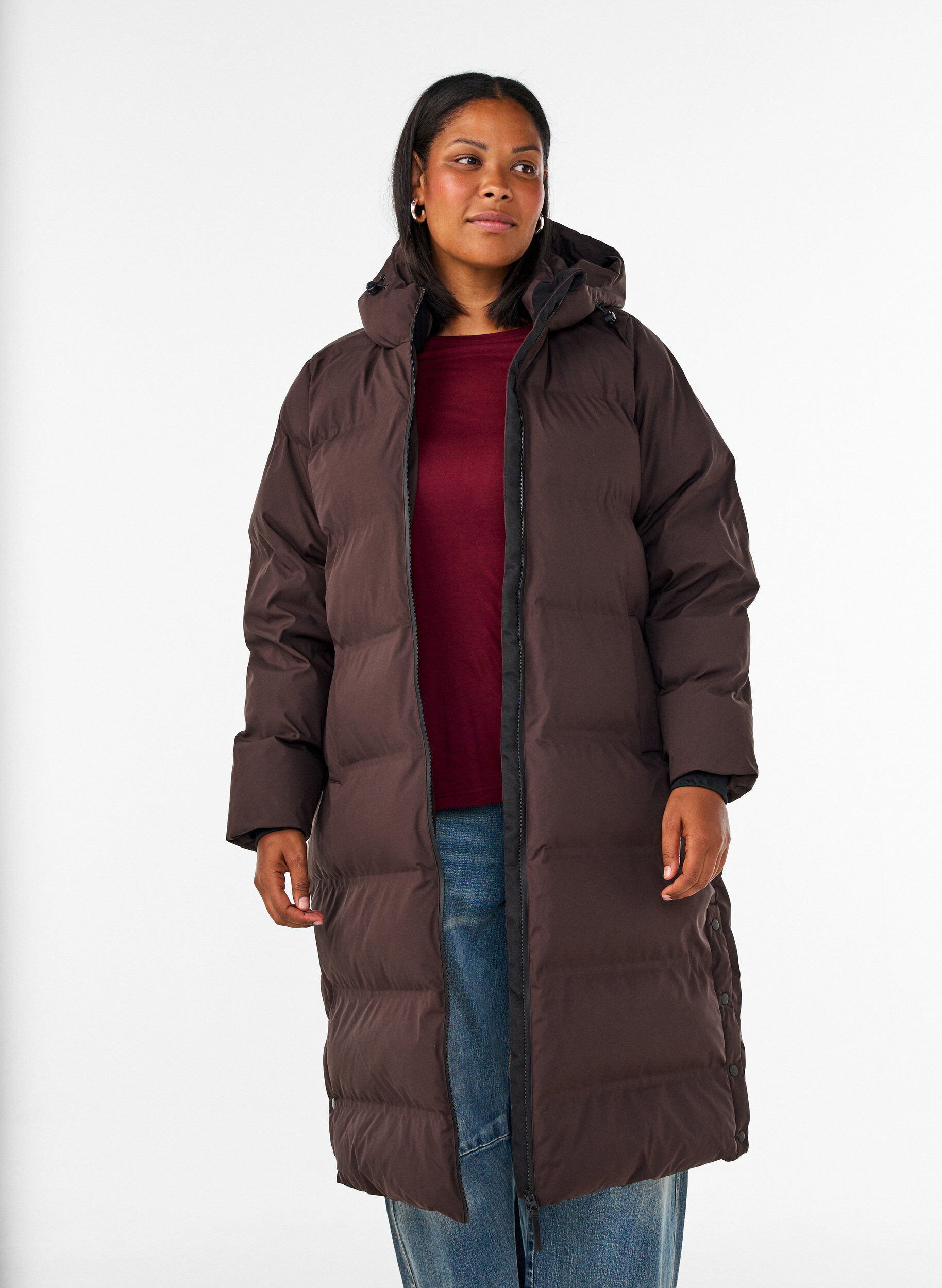 L&aring;ng puffervinterjacka med huva, Brun, Model