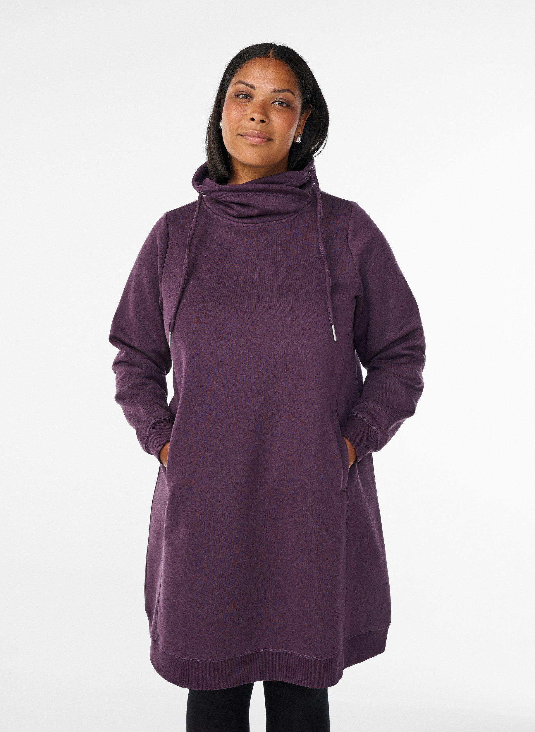 Kort sweatshirtkl&auml;nning med h&ouml;g krage och fickor, Lila, Model