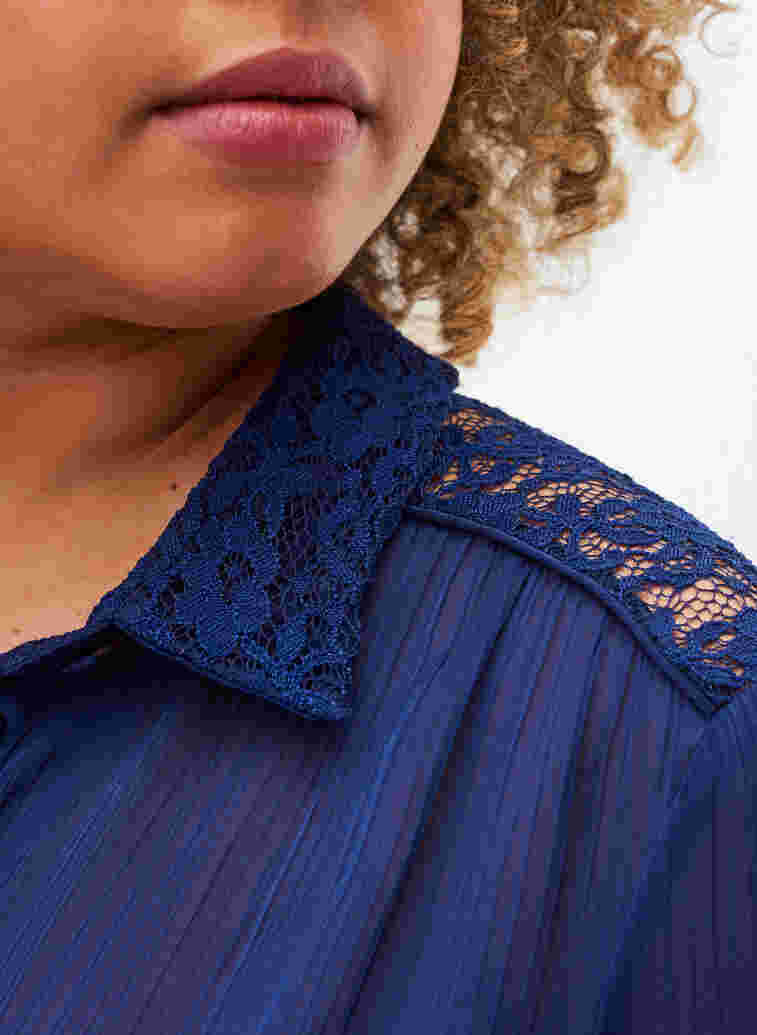 Lång skjorta med spetsdetaljer, Evening Blue, Model image number 2