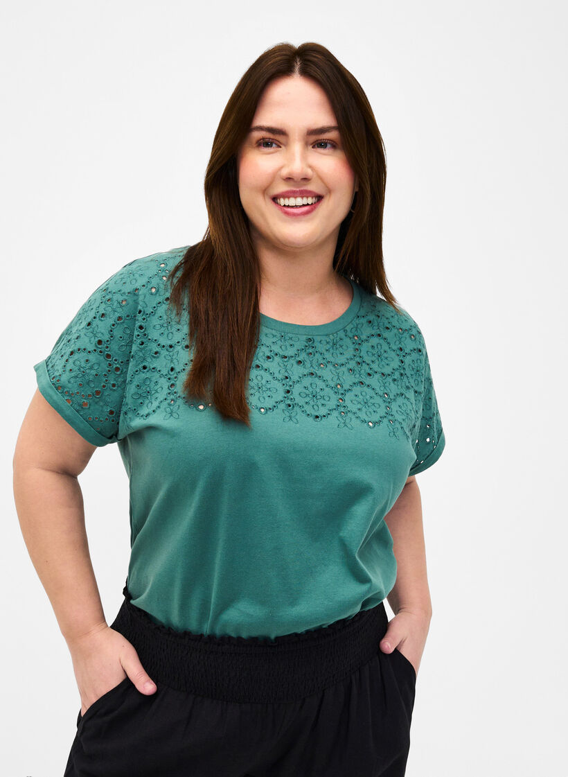 T-shirt i ekologisk bomull med engelsk brodyr, Sea Pine, Model image number 0