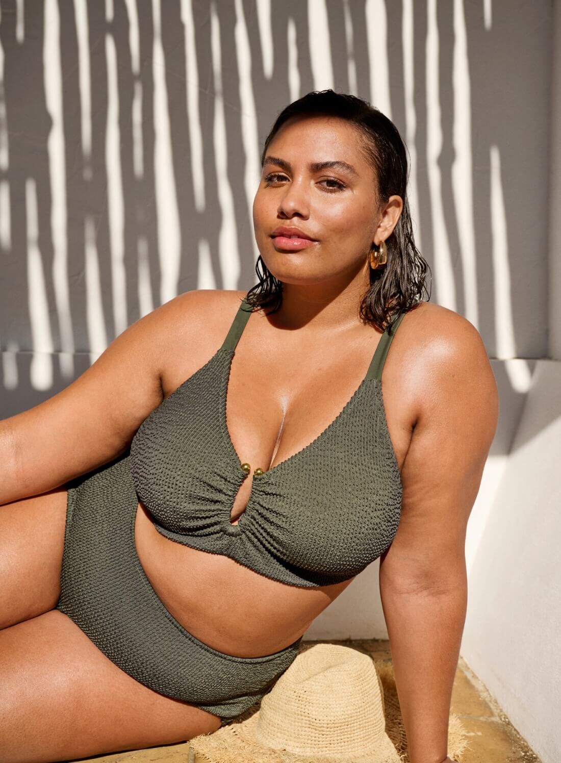 Bikini med struktur och en elegant detalj, , Model