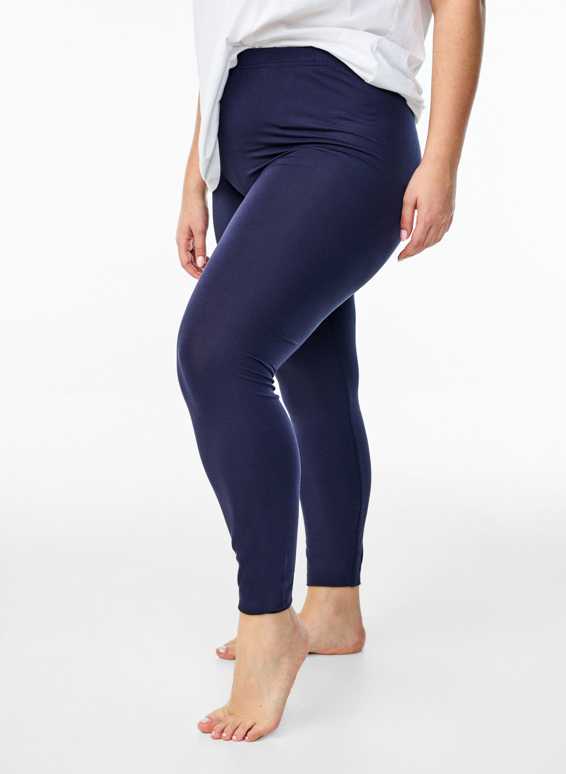 Basleggings i viskos, Bl&aring;, Model