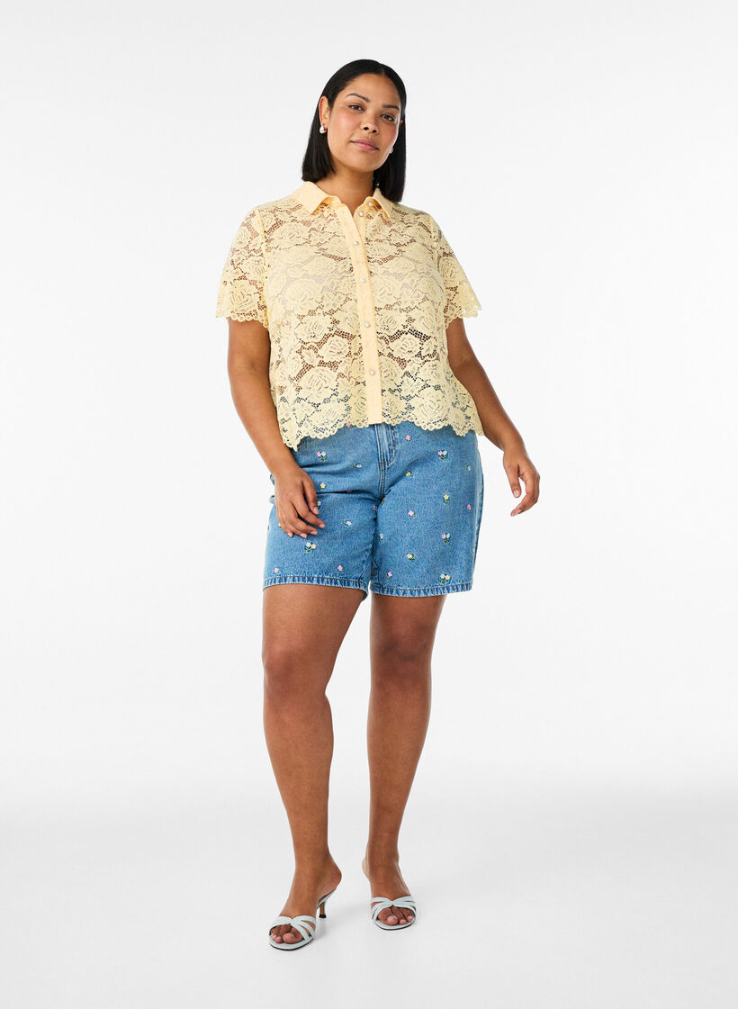 Spetsskjortsblus med p&auml;rlknappar, Gul, Model image number 1