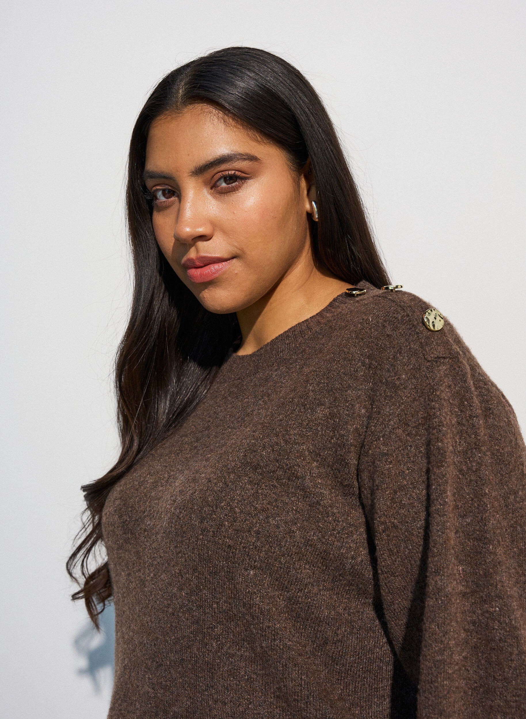 ZizziStickad blus med knappdetalj, Brun, Model image number 3