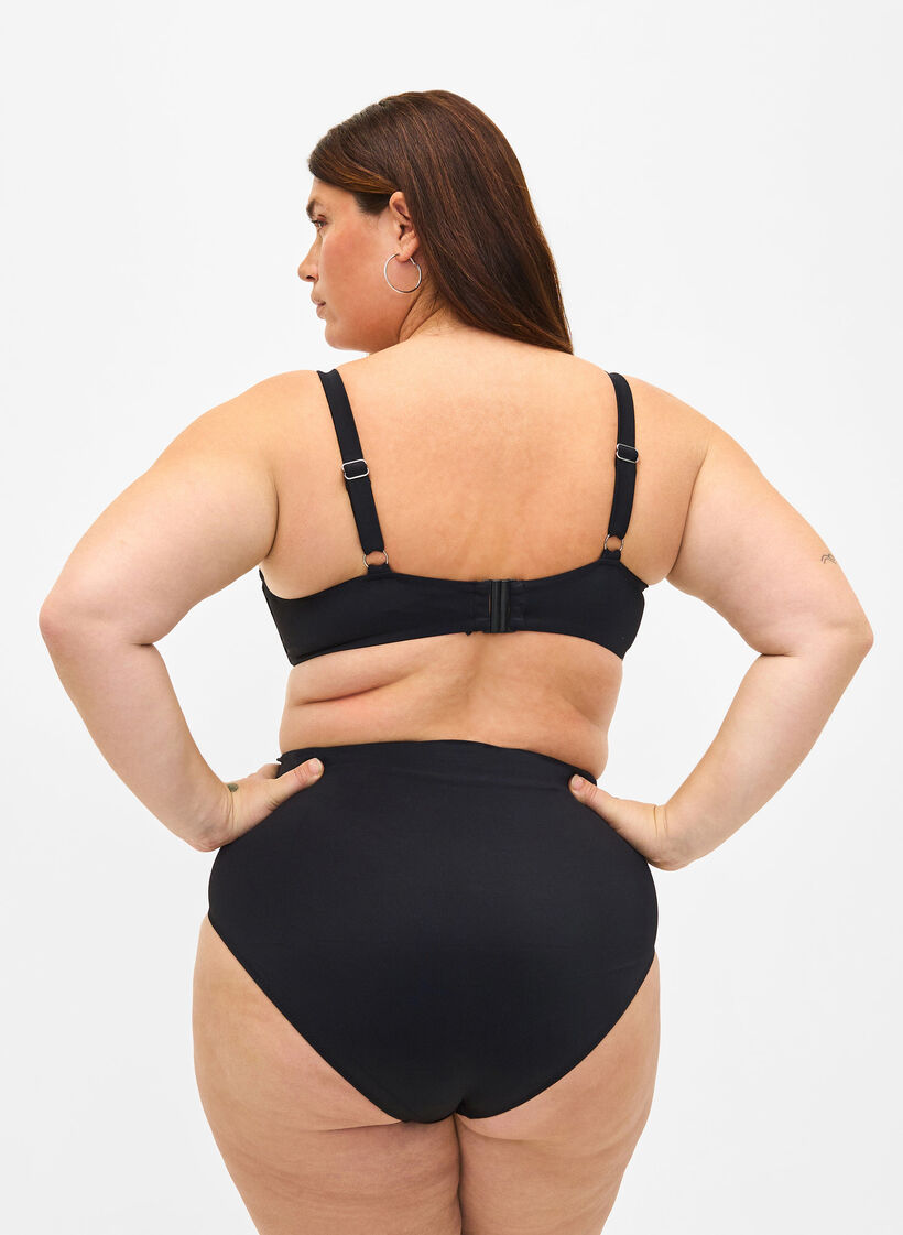 Bikinibehå med bygel och volanger, Black, Model image number 1