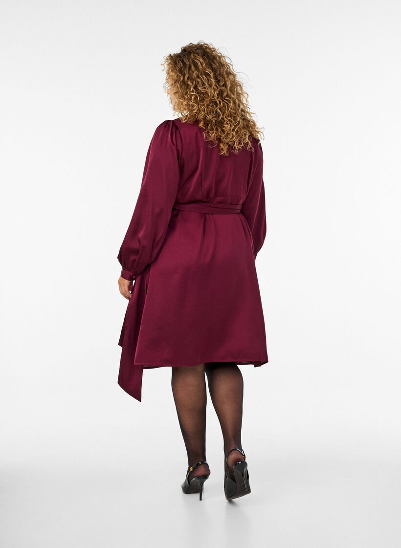 Kort omlottkl&auml;nning i satin, R&ouml;d, Model image number 1