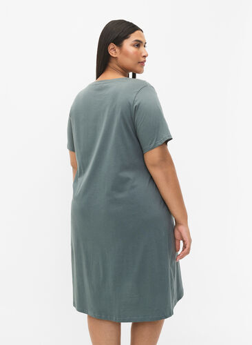Organisk bomull nattklänning med V-hals , Balsam Green Woke, Model image number 1