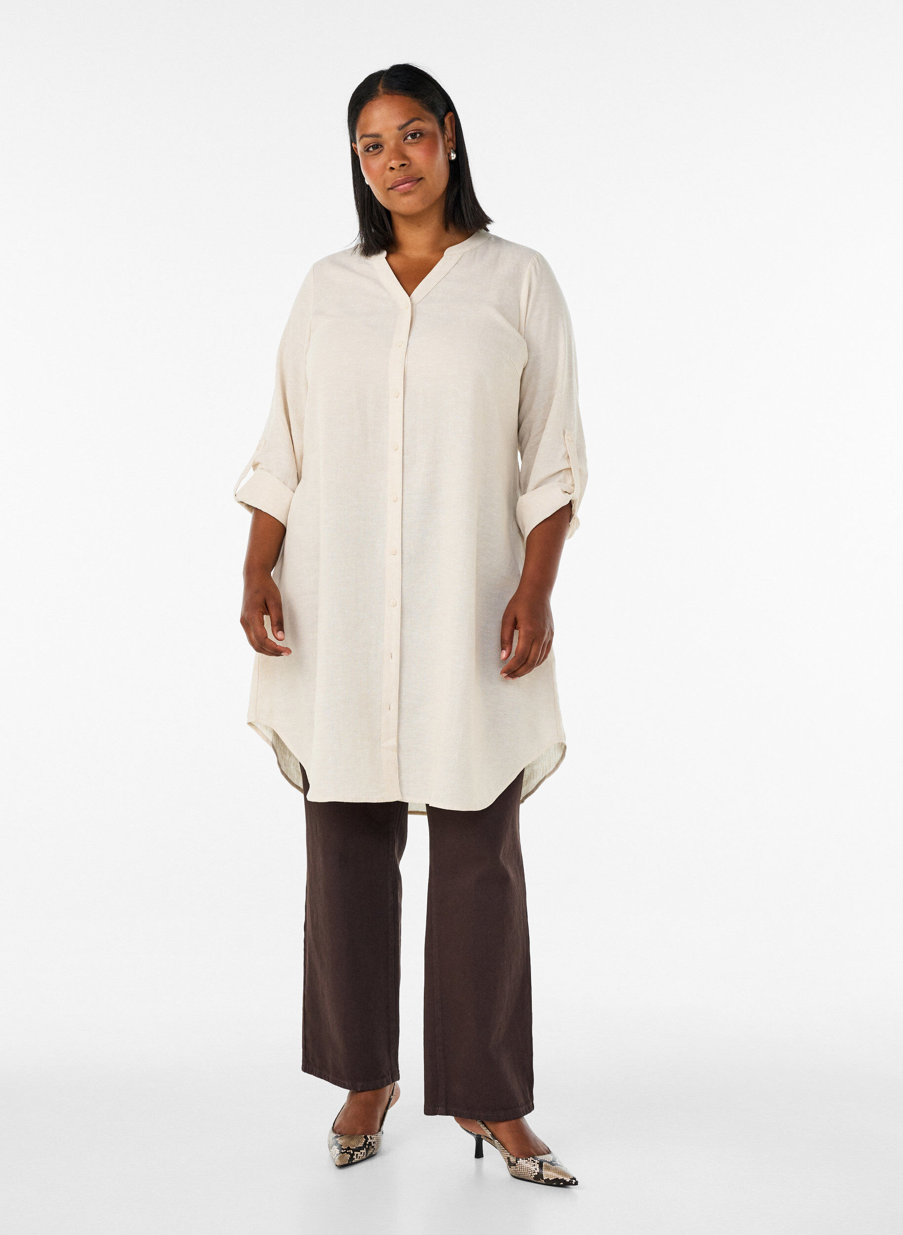 L&aring;ng skjorta i linne och viskos, Beige, Model
