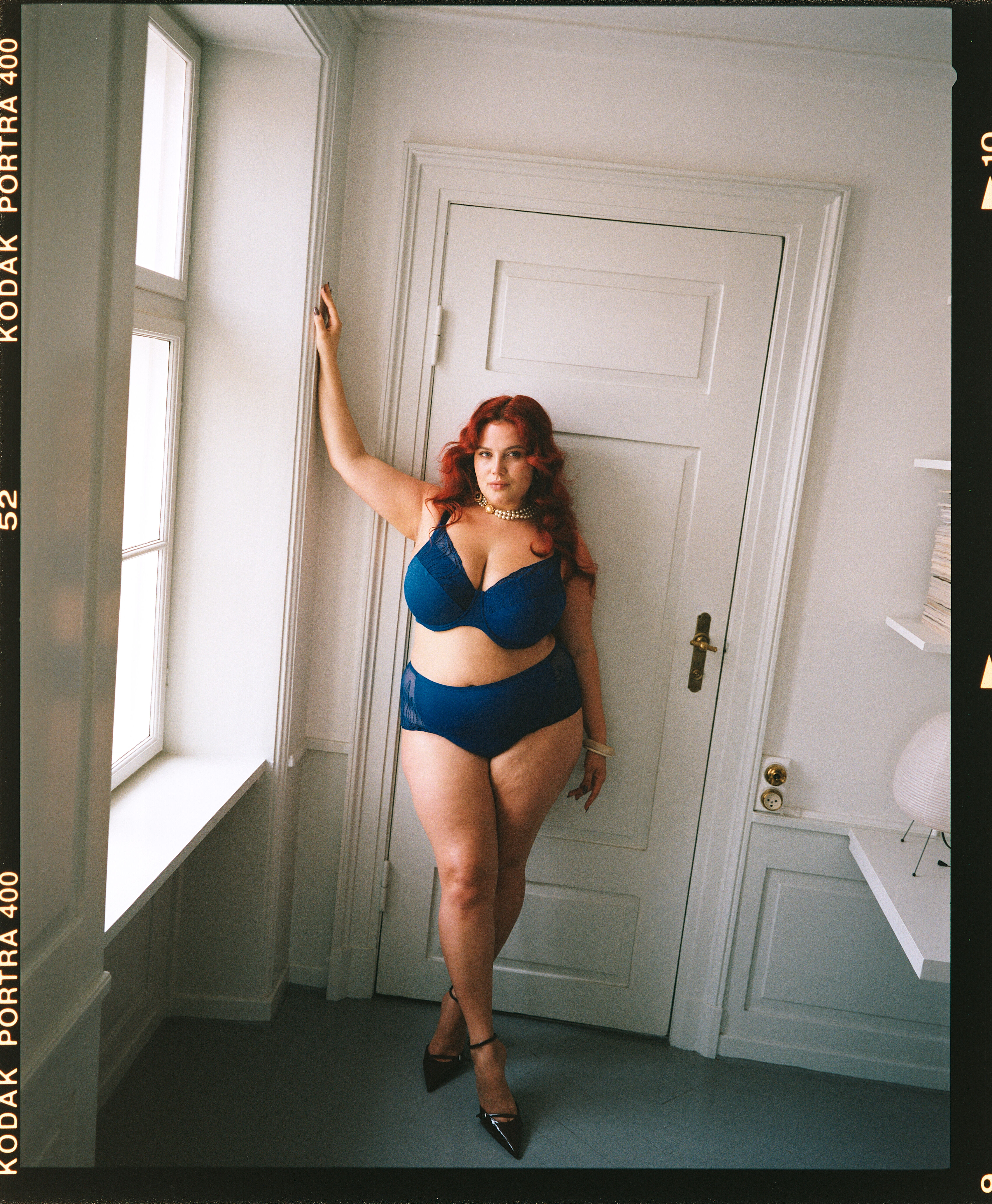 Zizzi Set i bl&aring;tt med vackra detaljer, , Model