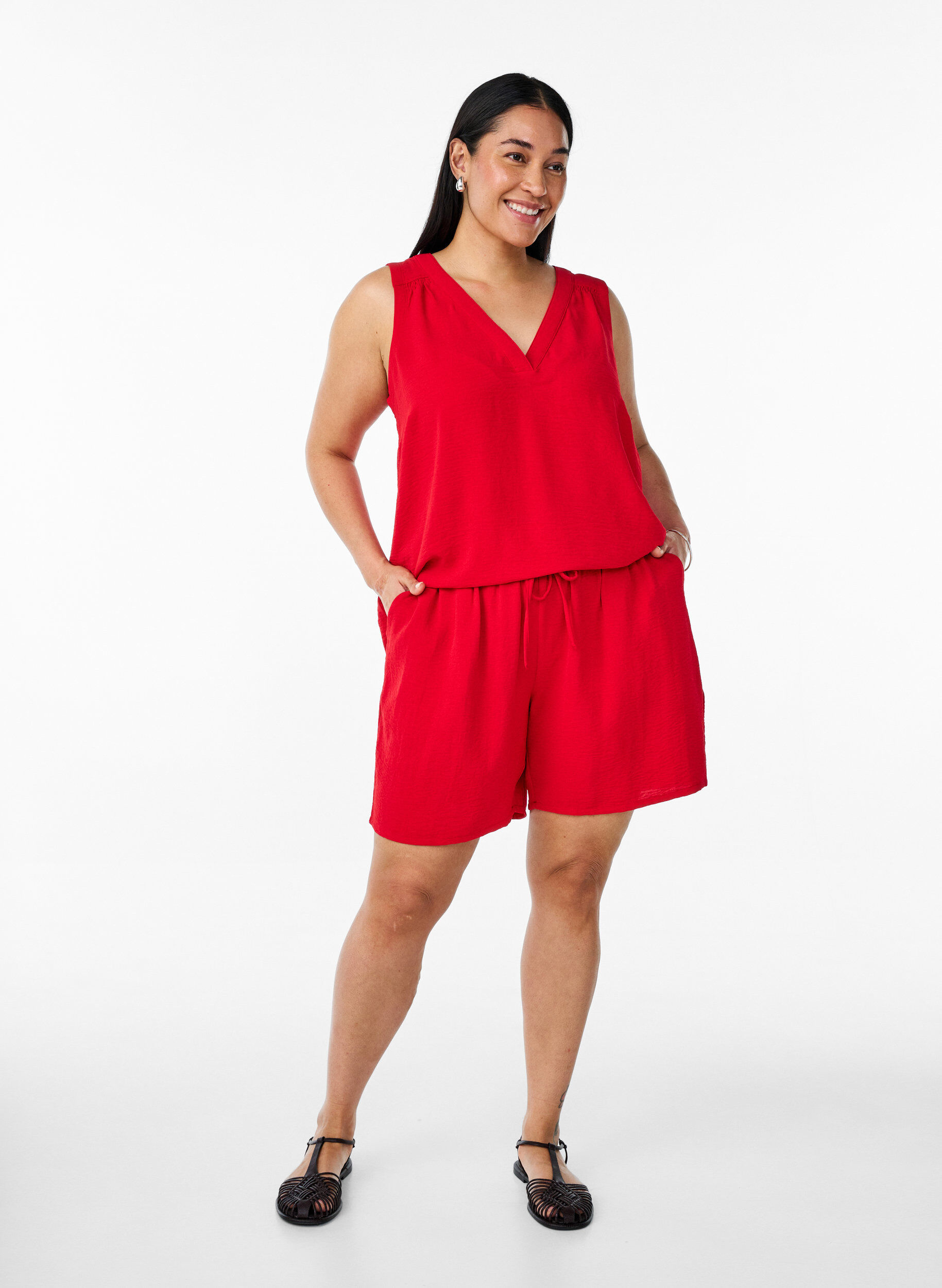 ZizziShorts med fickor och res&aring;r i midjan, R&ouml;d, Model image number 1