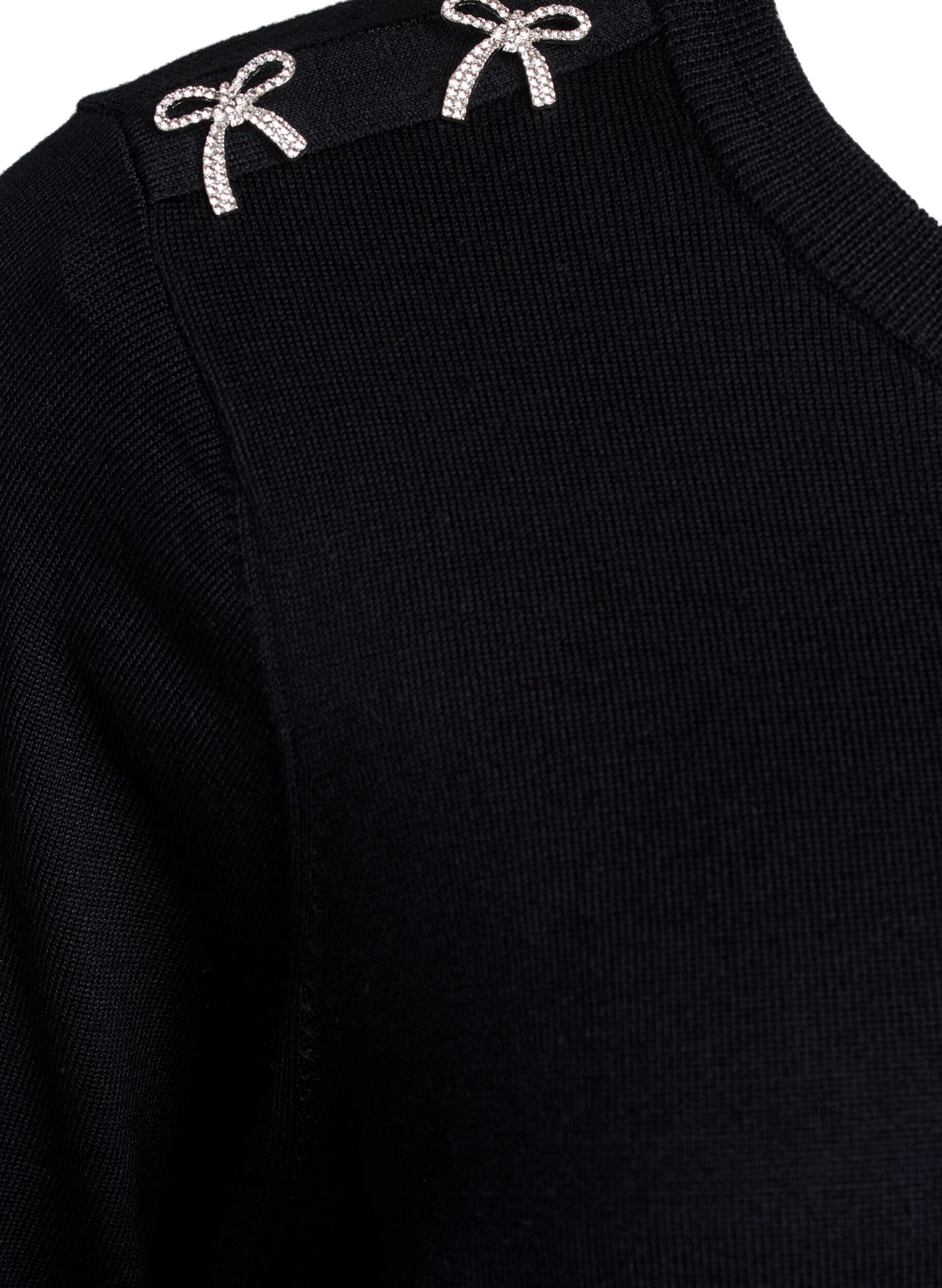 Zizzi Stickad blus med korta &auml;rmar och sm&aring; rosetter, Svart, Packshot image number 3