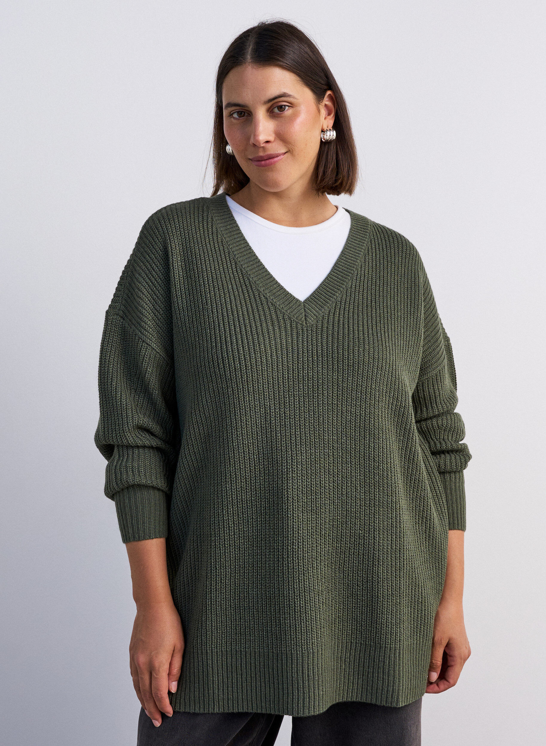 ZizziL&aring;ng ribbstickad blus med V-ringning, Gr&ouml;n, Model image number 0